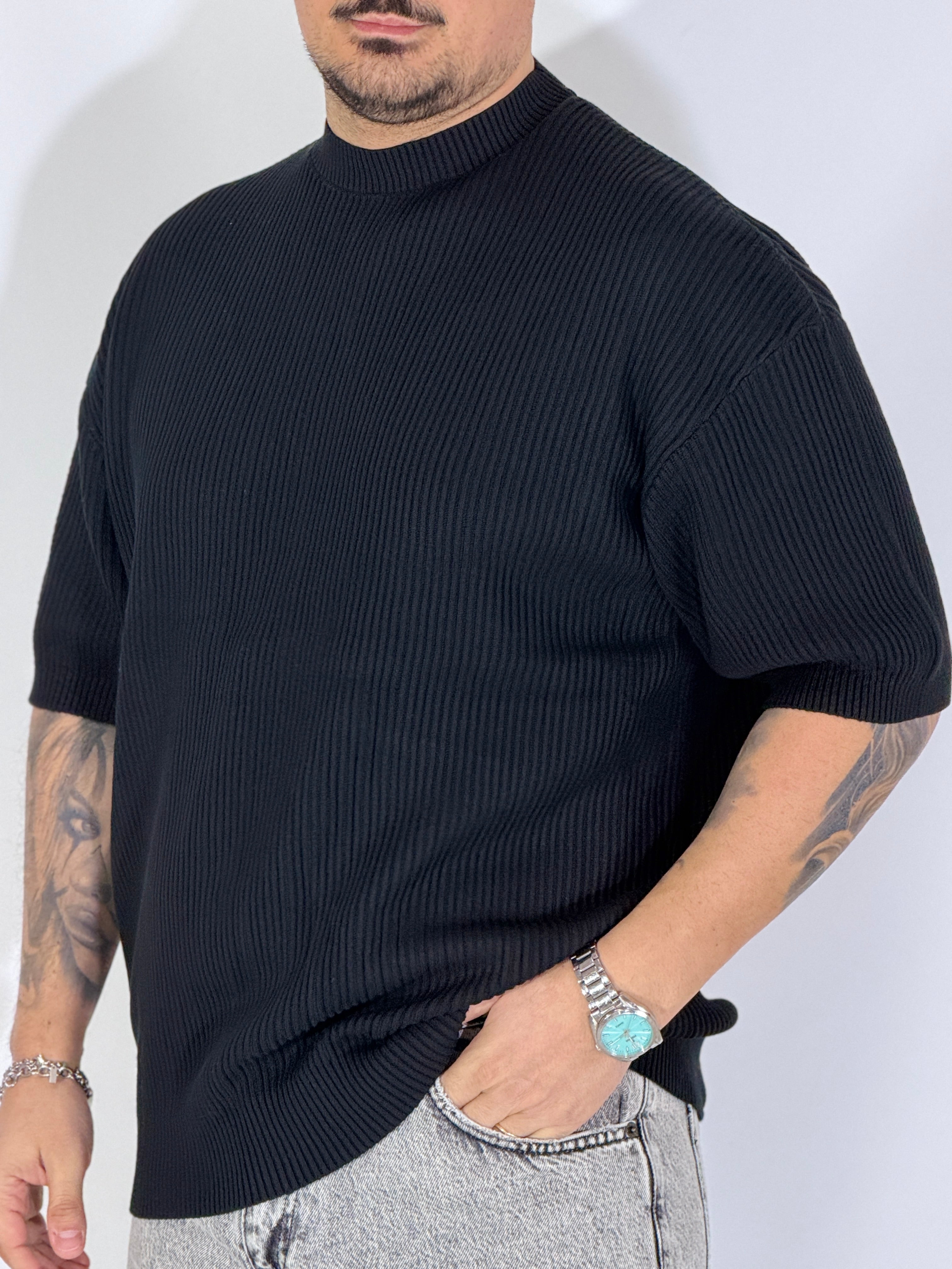 T-shirt a costine nera W86102