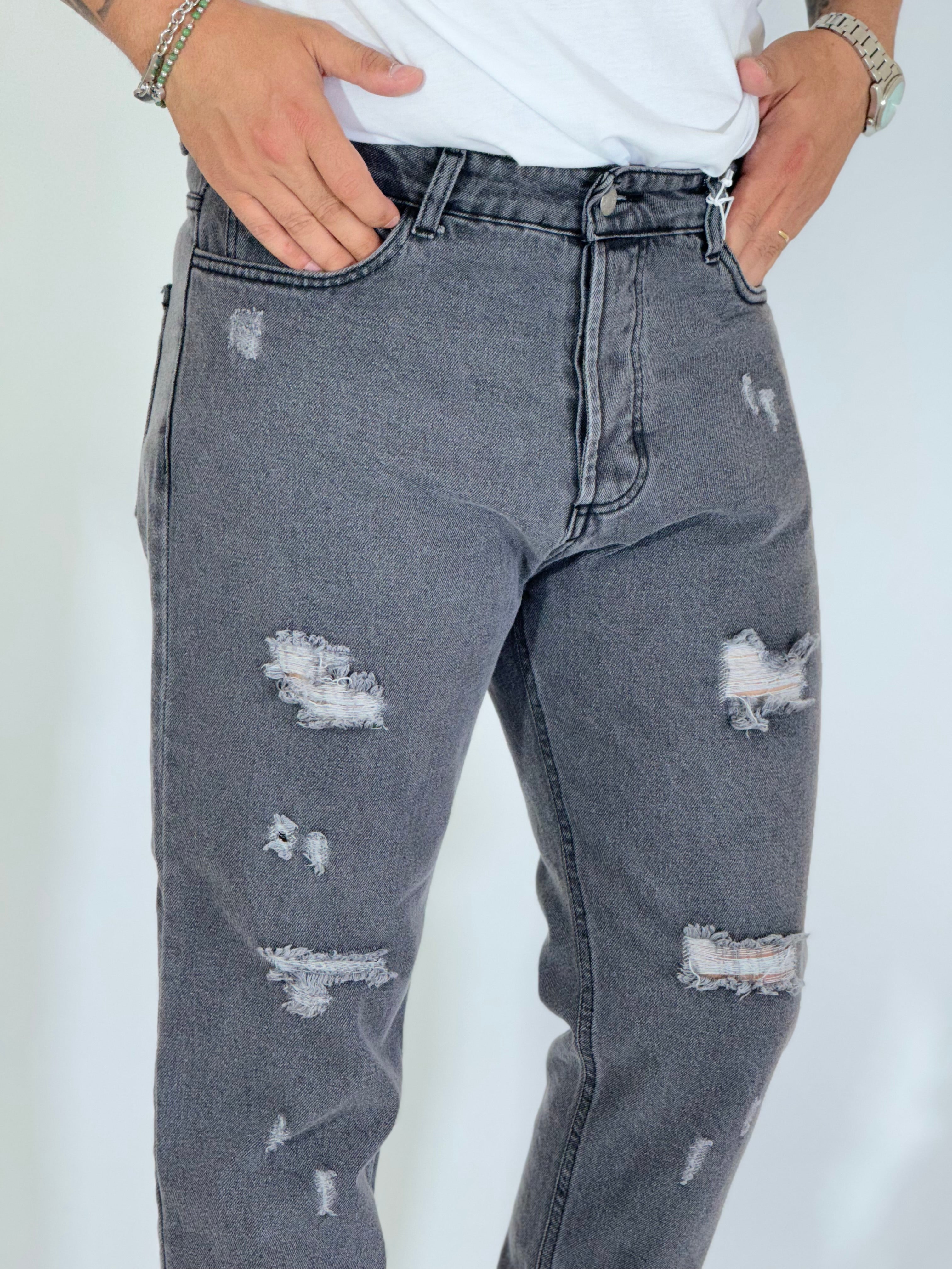 Jeans loose fit cenere con strappi CR2716