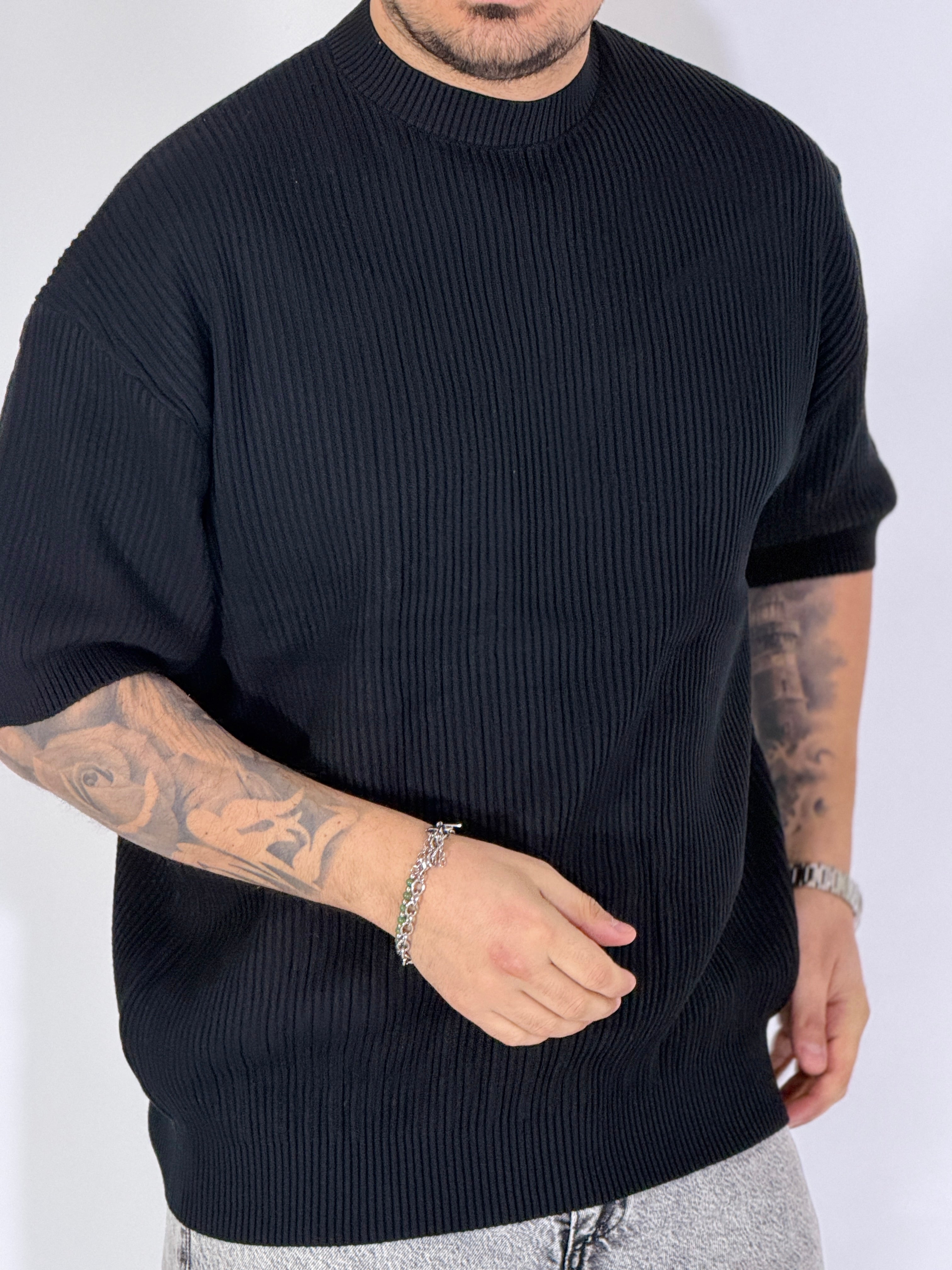 T-shirt a costine nera W86102