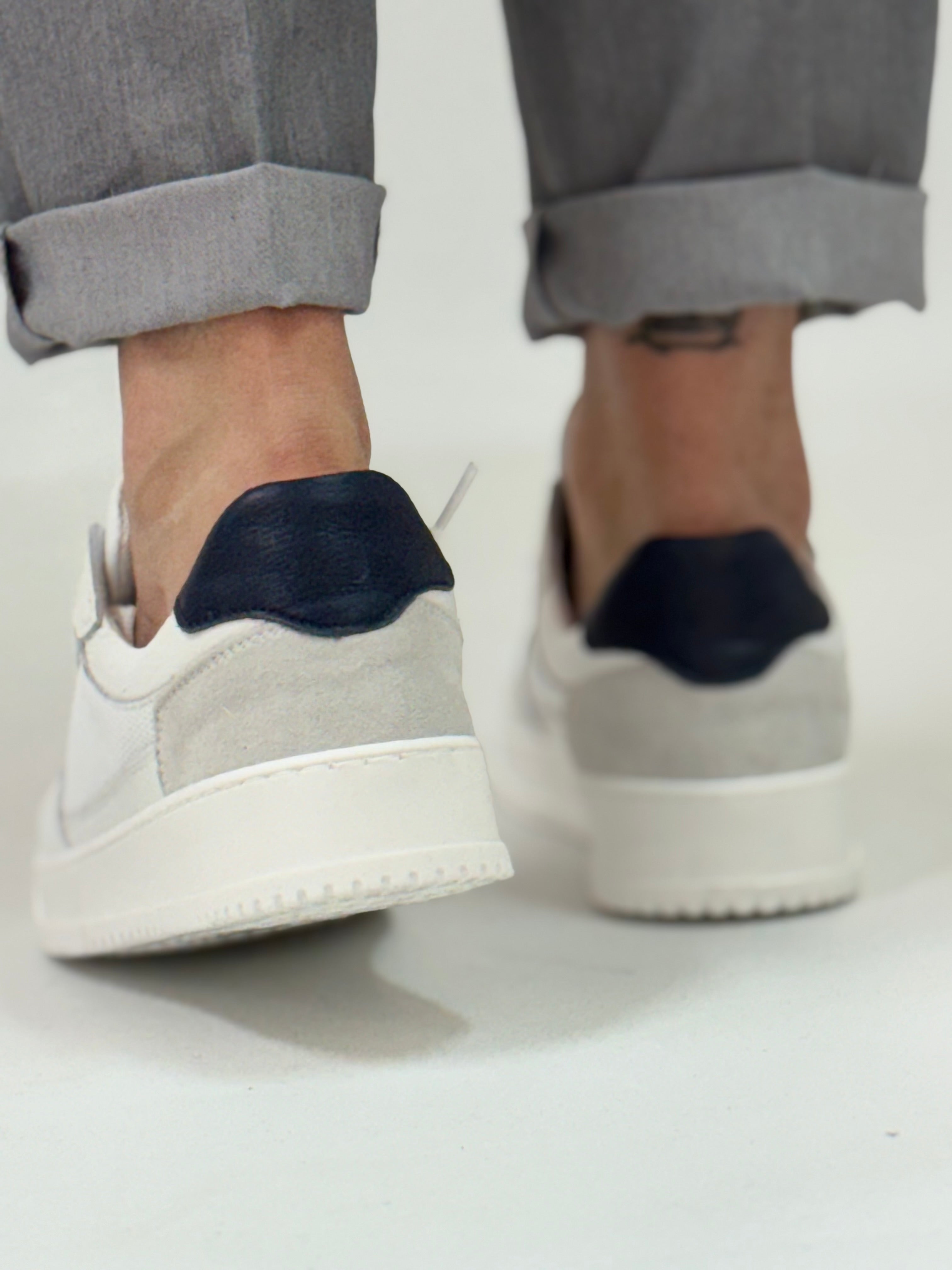 Scarpa forata riporto blu DB81F