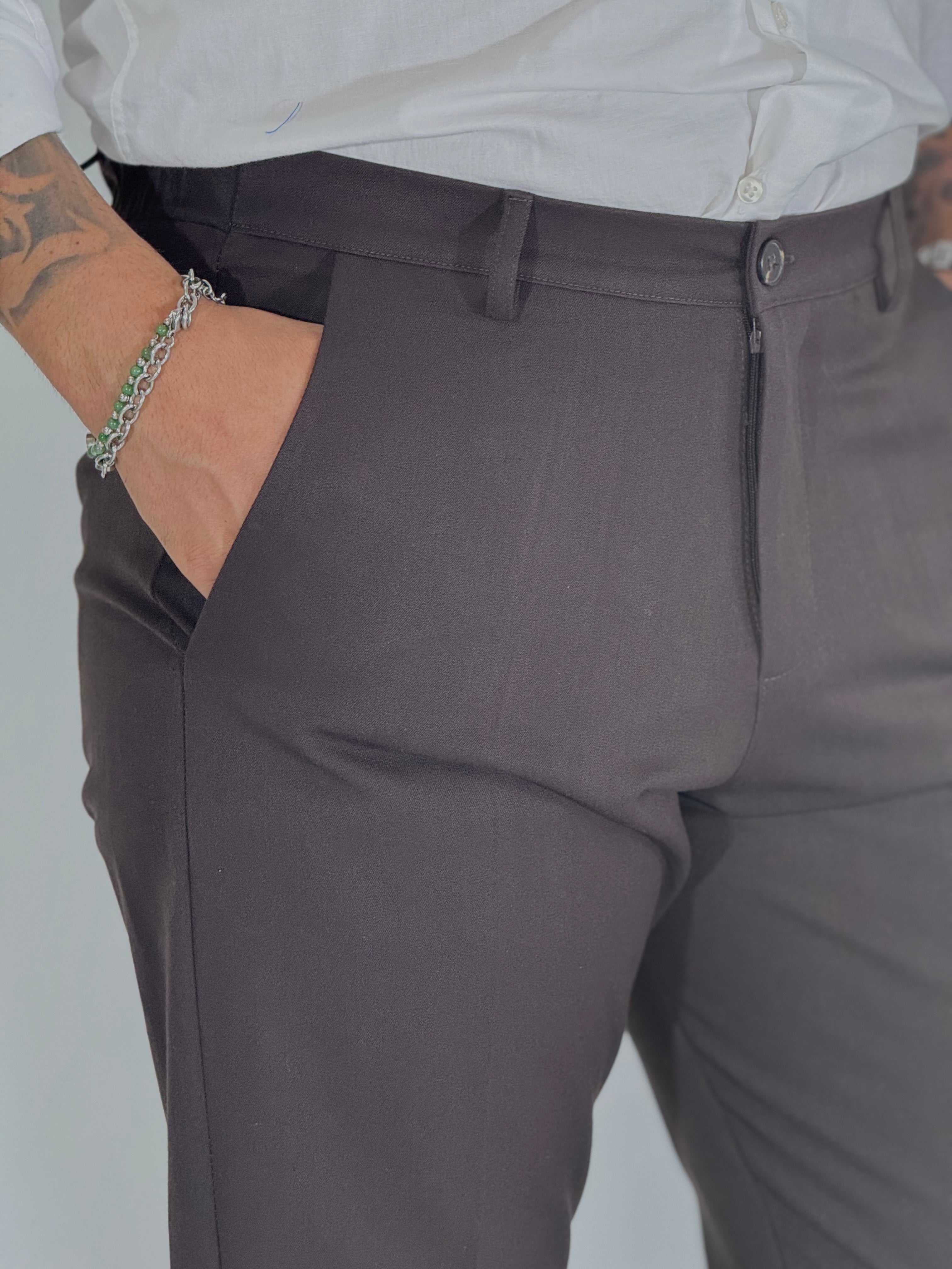 Pantalone elegante marrone UM486