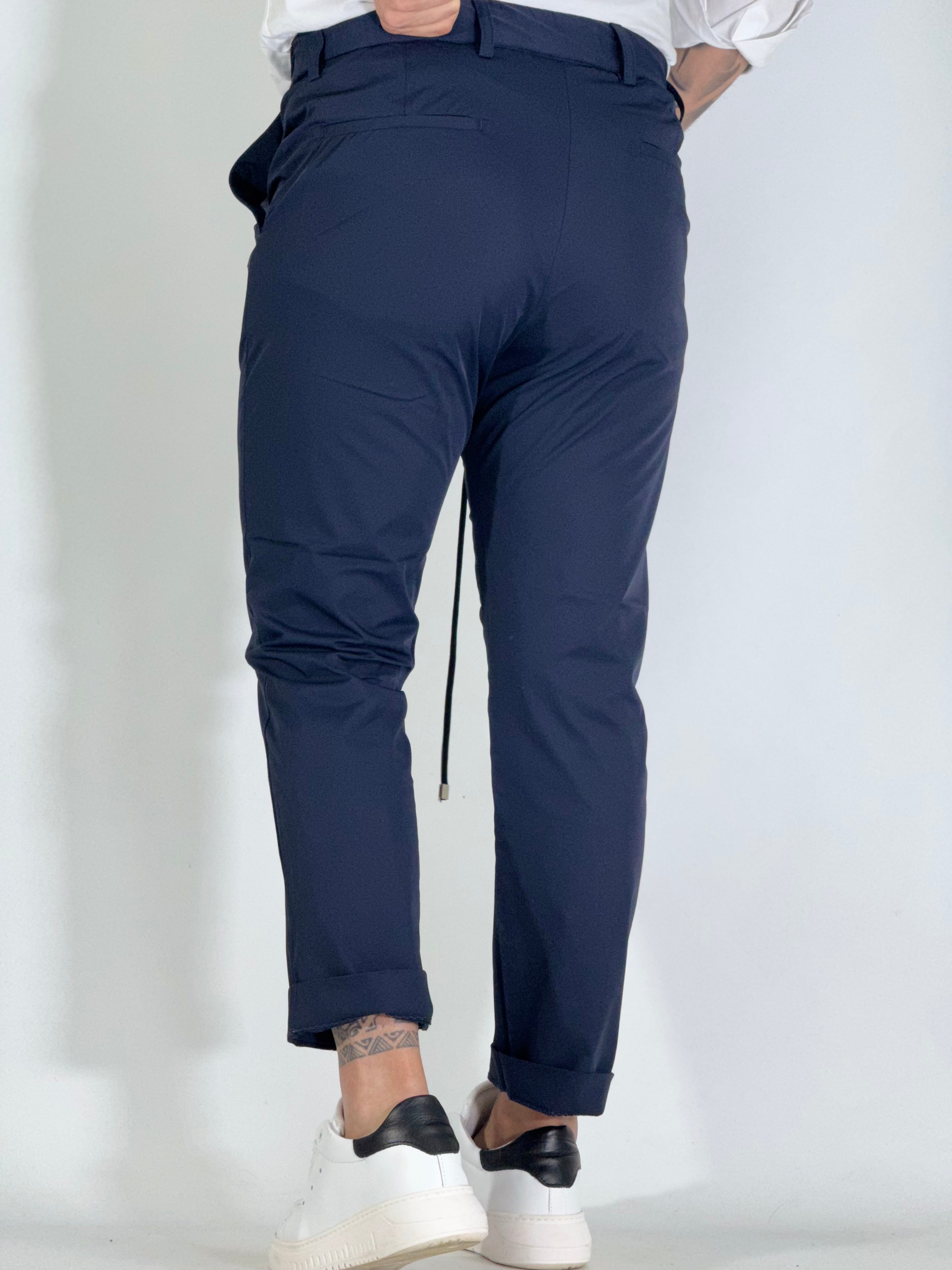 Pantalone Slim tecnico con coulisse PIGMENTO blu PG11