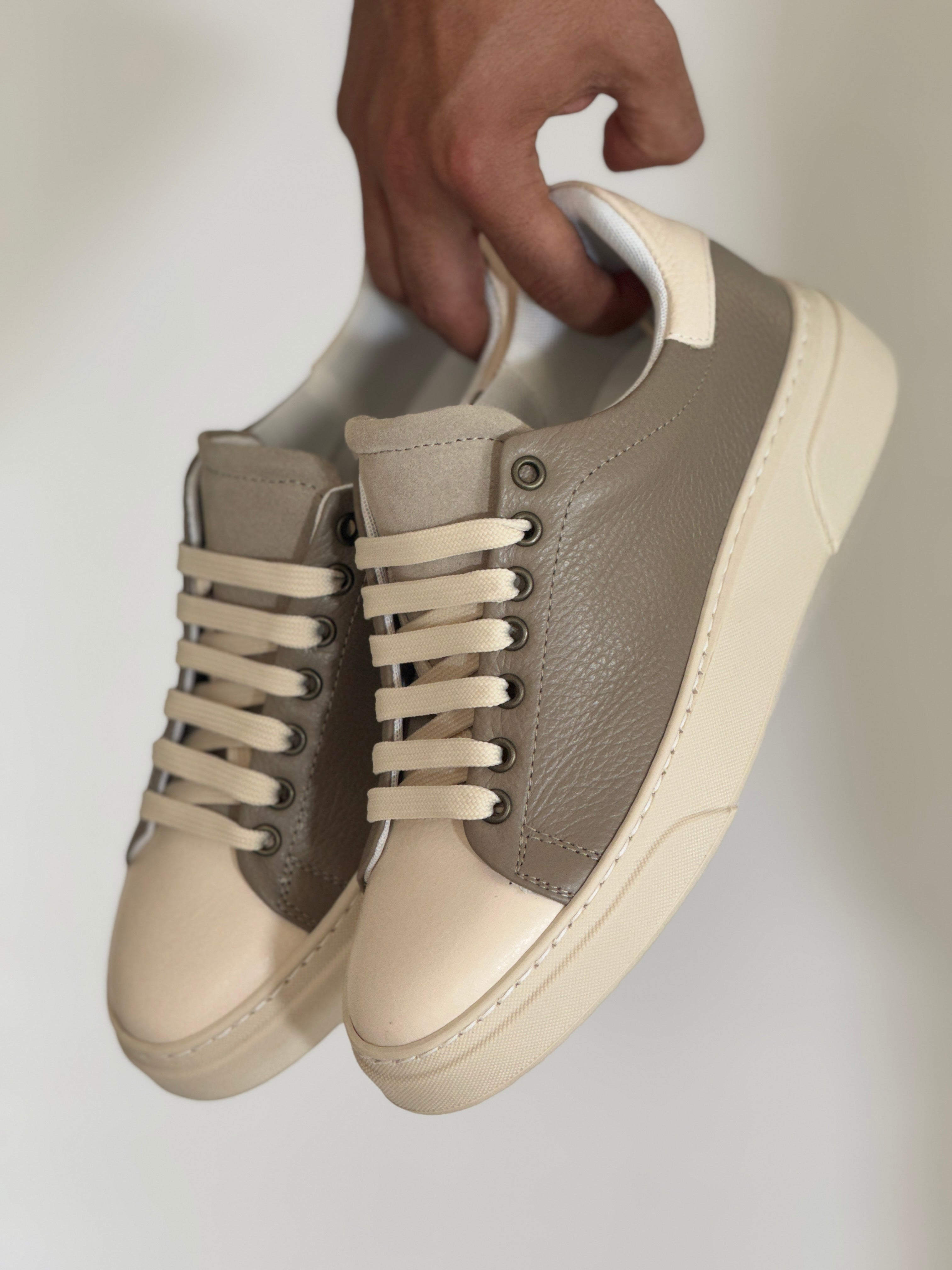 Scarpa bottolata taupe/beige AZ52