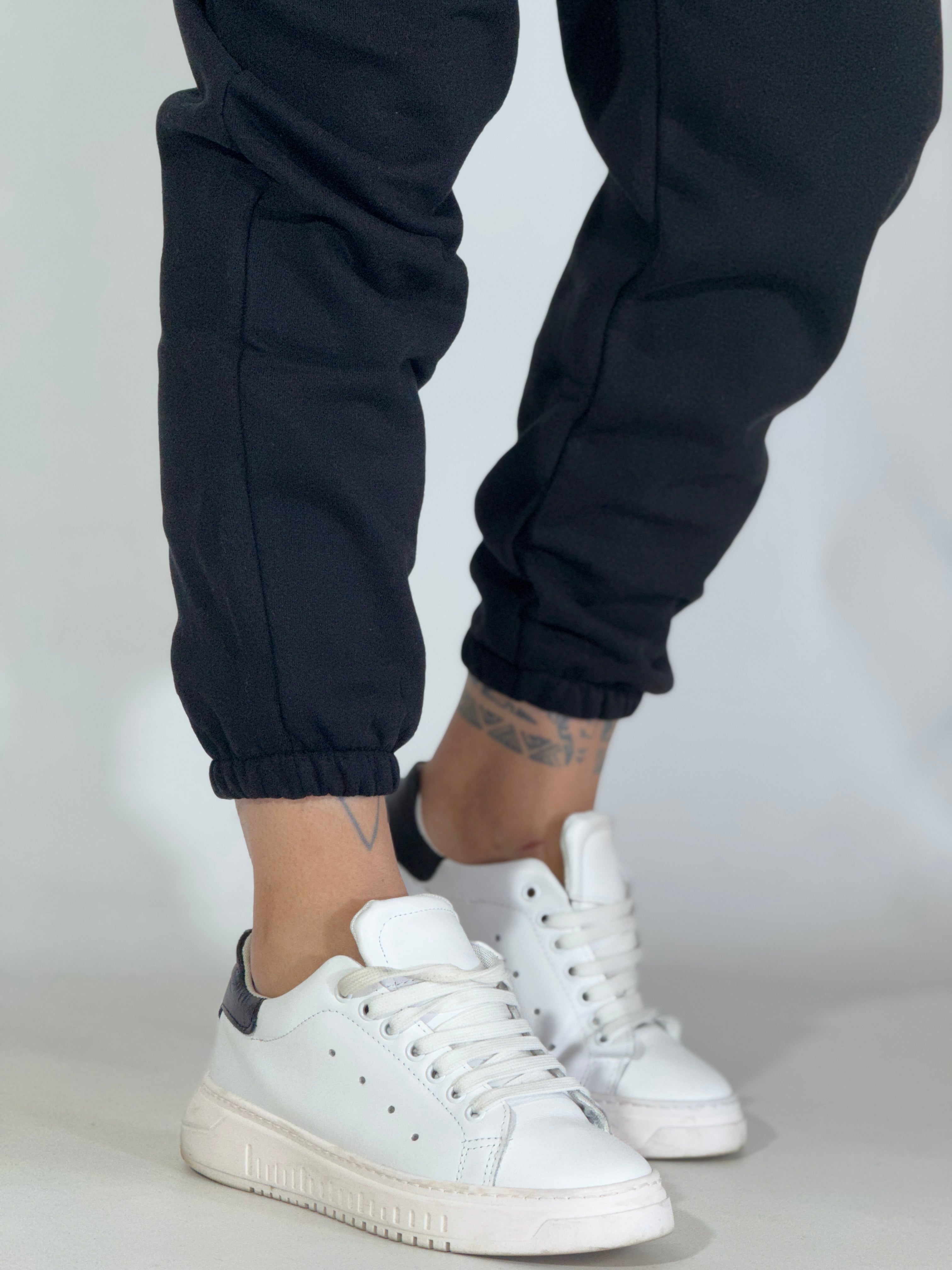 Pantalone tuta basic nero COST