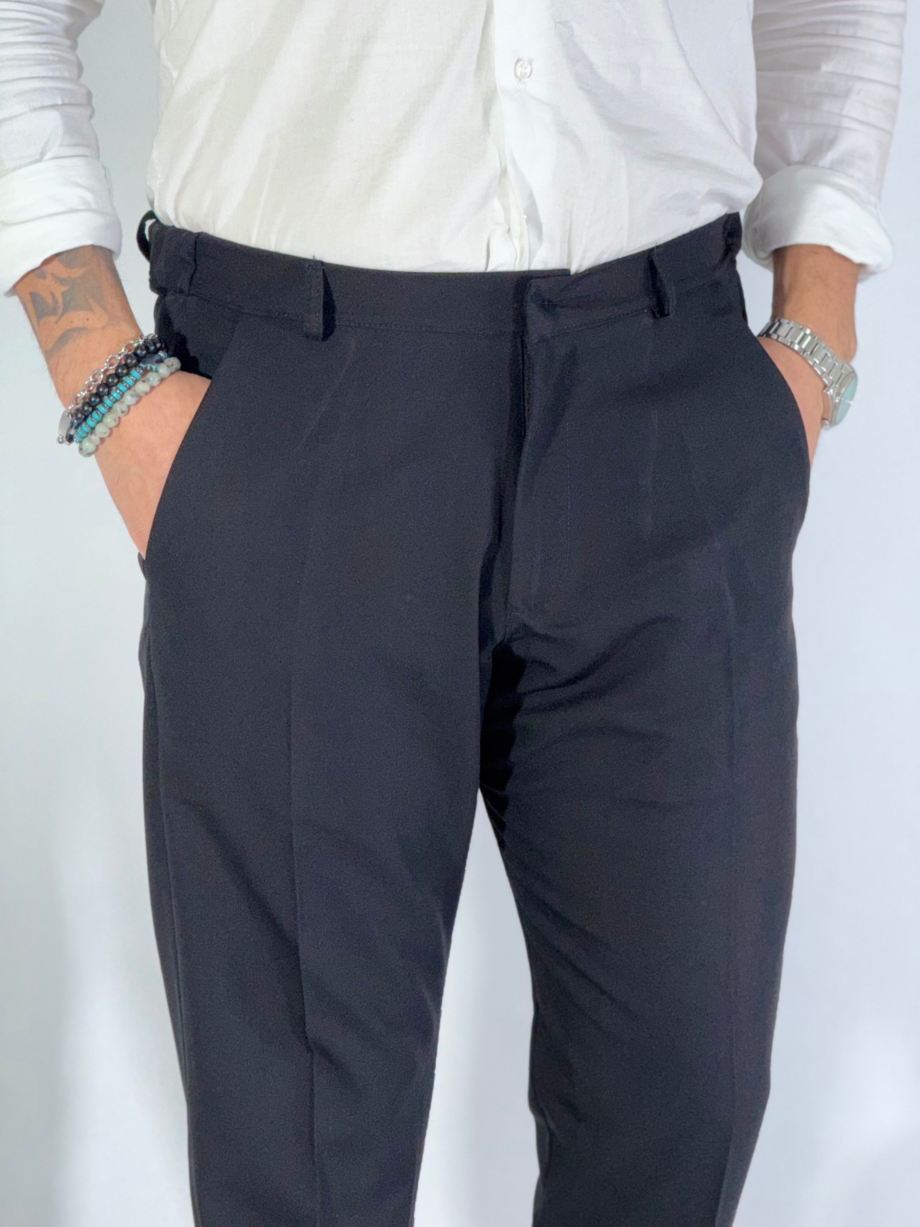 Pantalone nero UM848 bottone a scomparsa