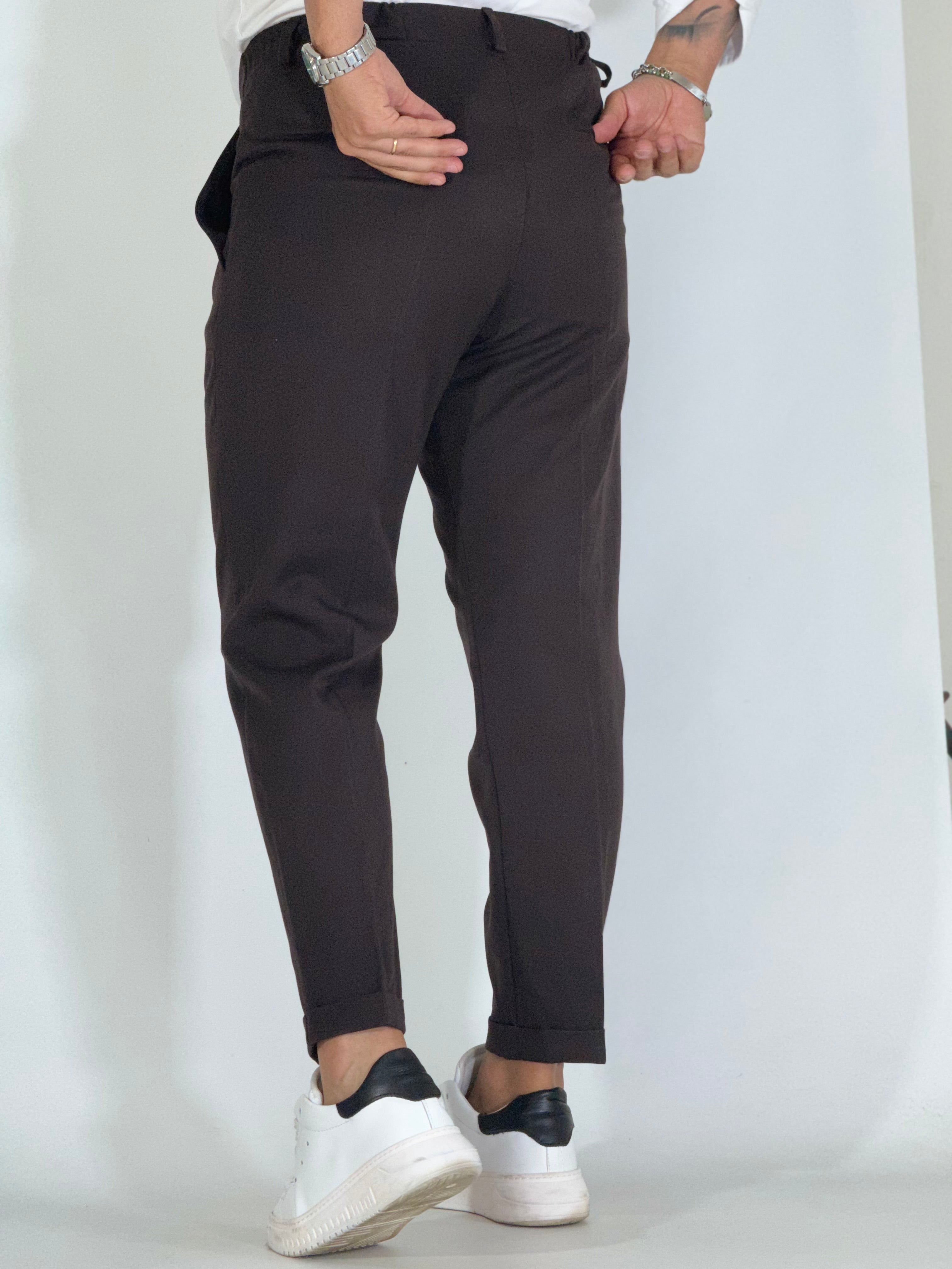 Pantalone elegante marrone UM486