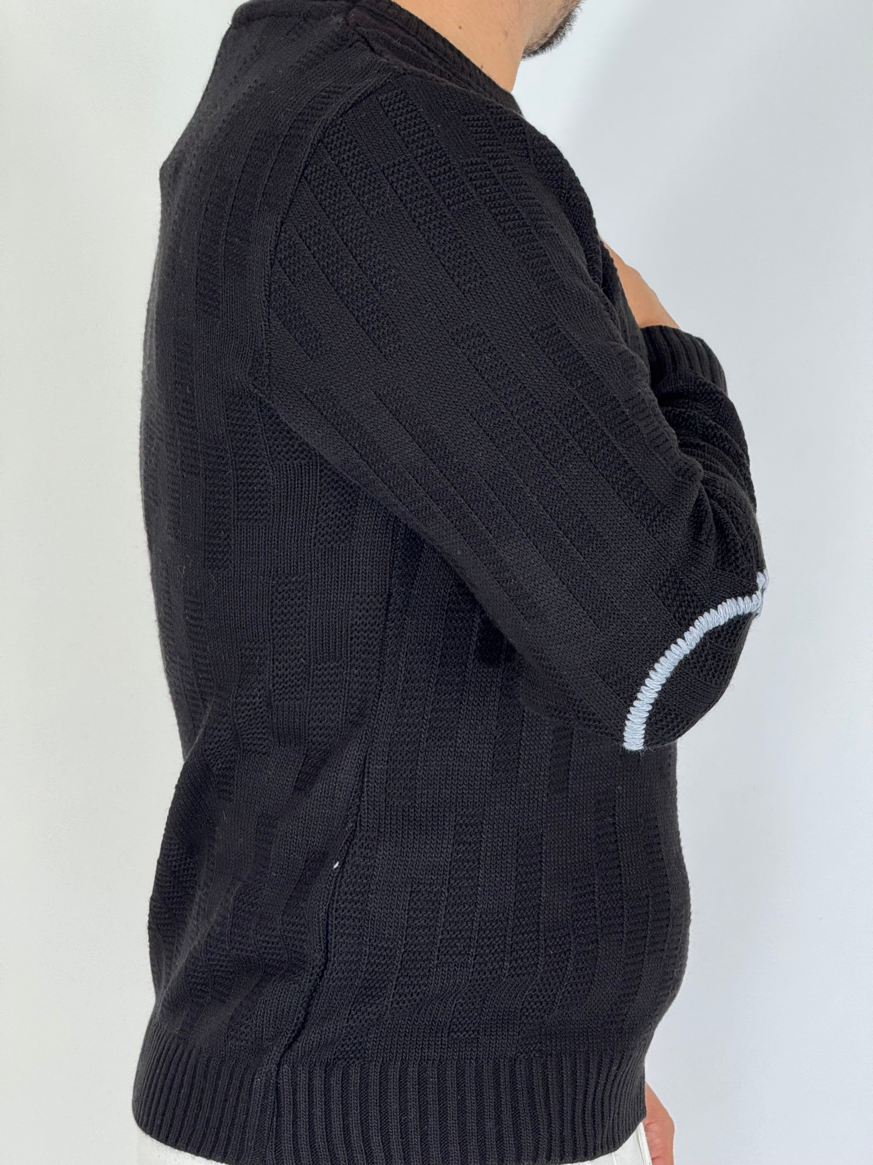 Girocollo toppa ricamato nero BPK2510