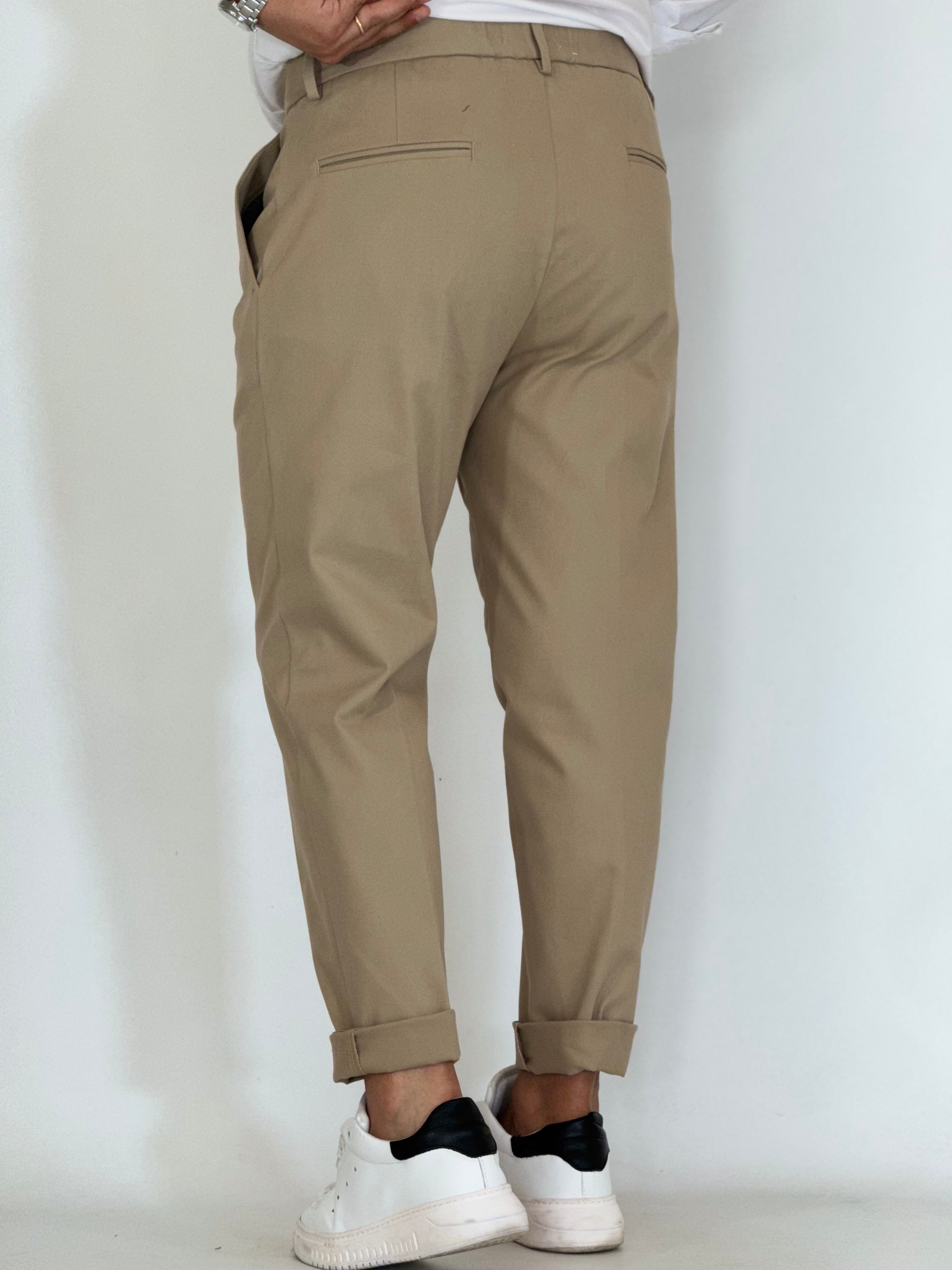 Pantalone slim tapared beige P26