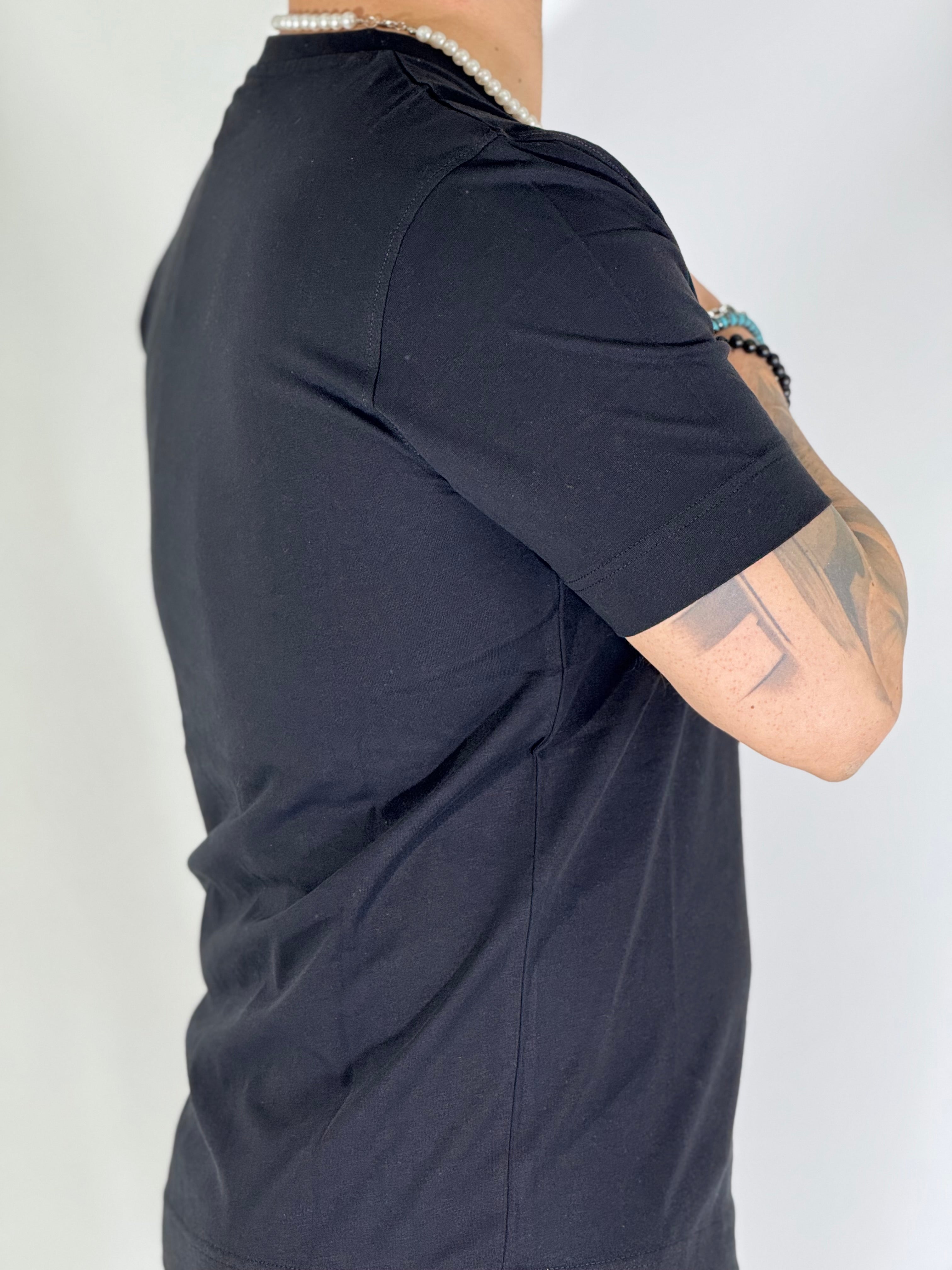 T-Shirt PIGMENTO collo a V nera PGT12