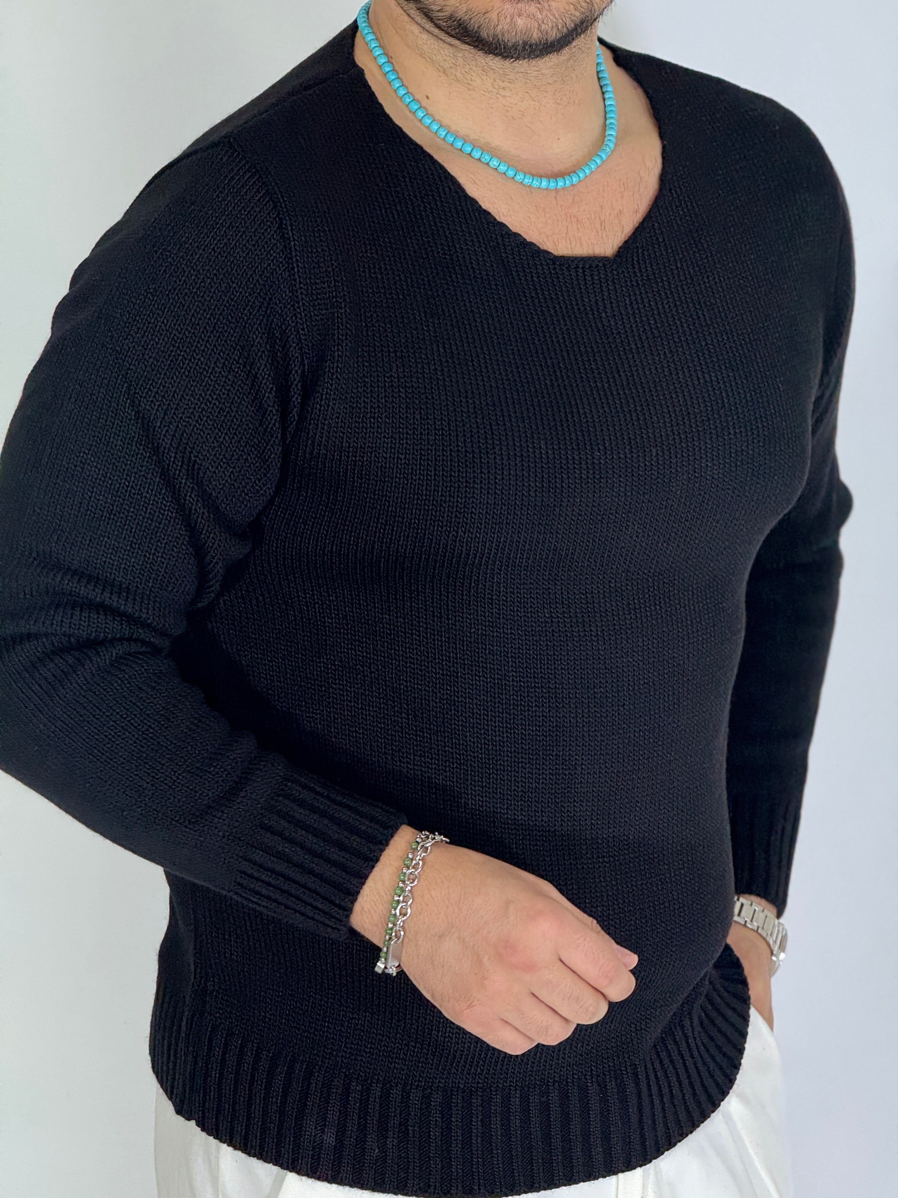 Maglia scollata nera YOKOHAMA