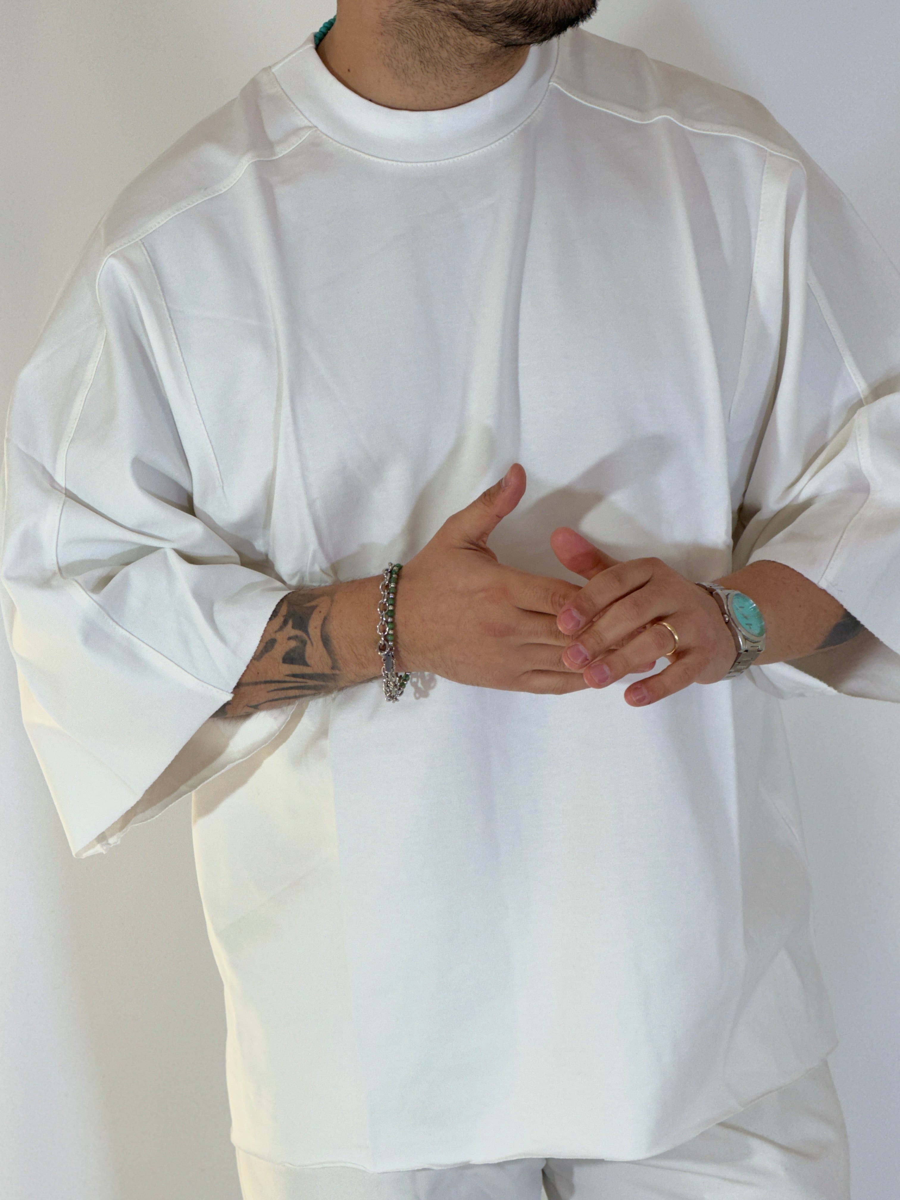 T-shirt over taglio vivo bianca HM834