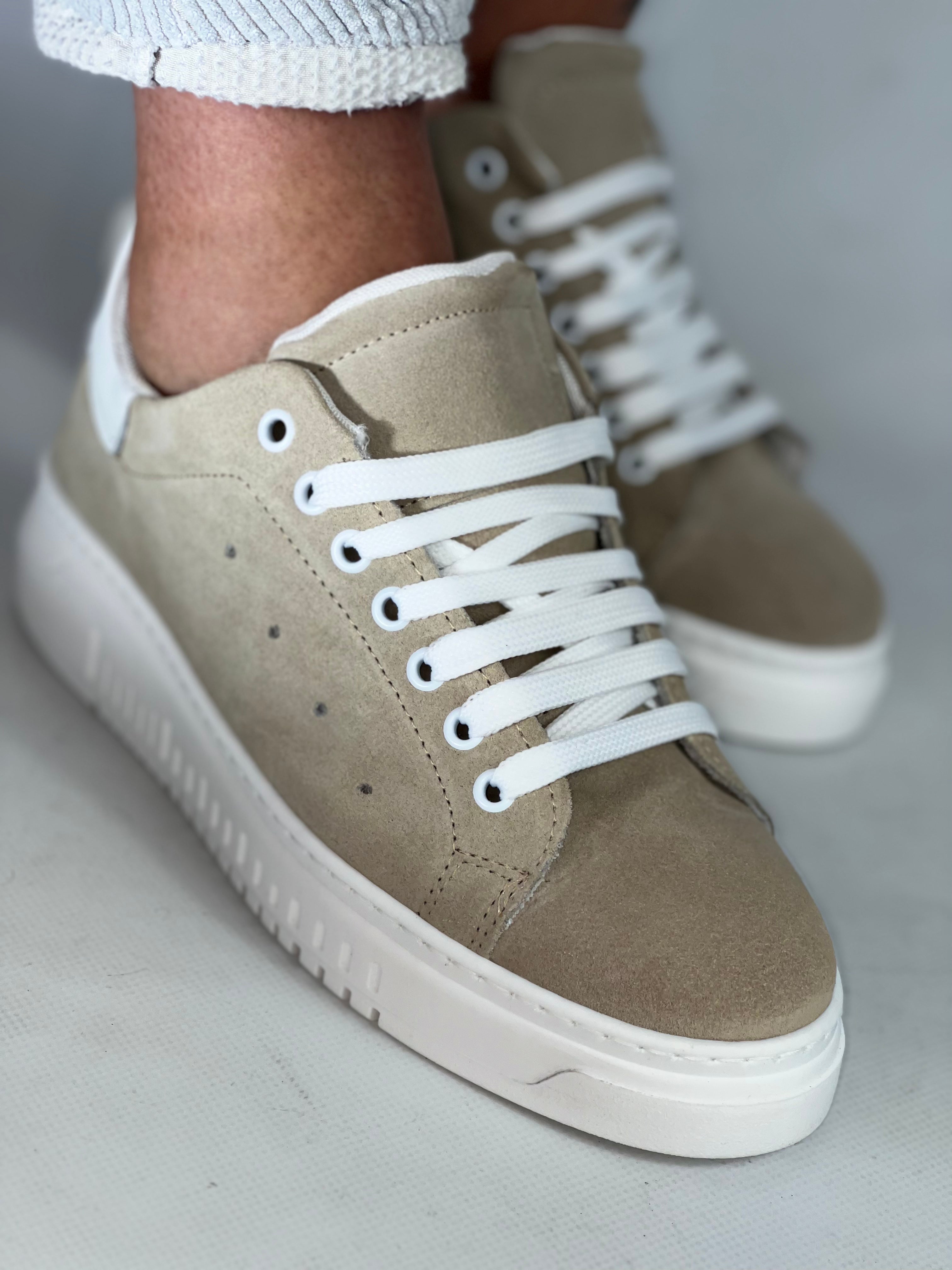 Scarpa somart camoscio beige AR52