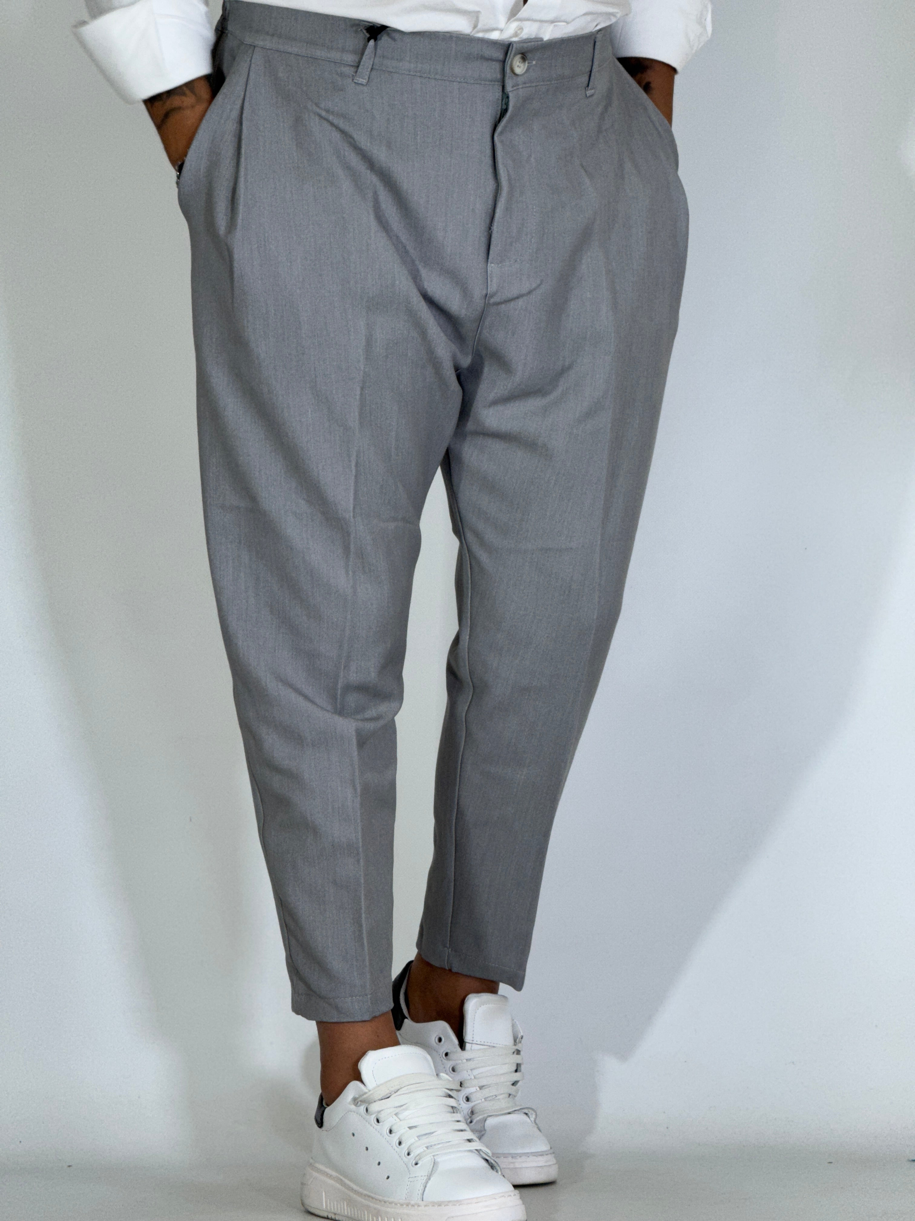 Nomad · Pantalone carrot con pince grigio chiaro