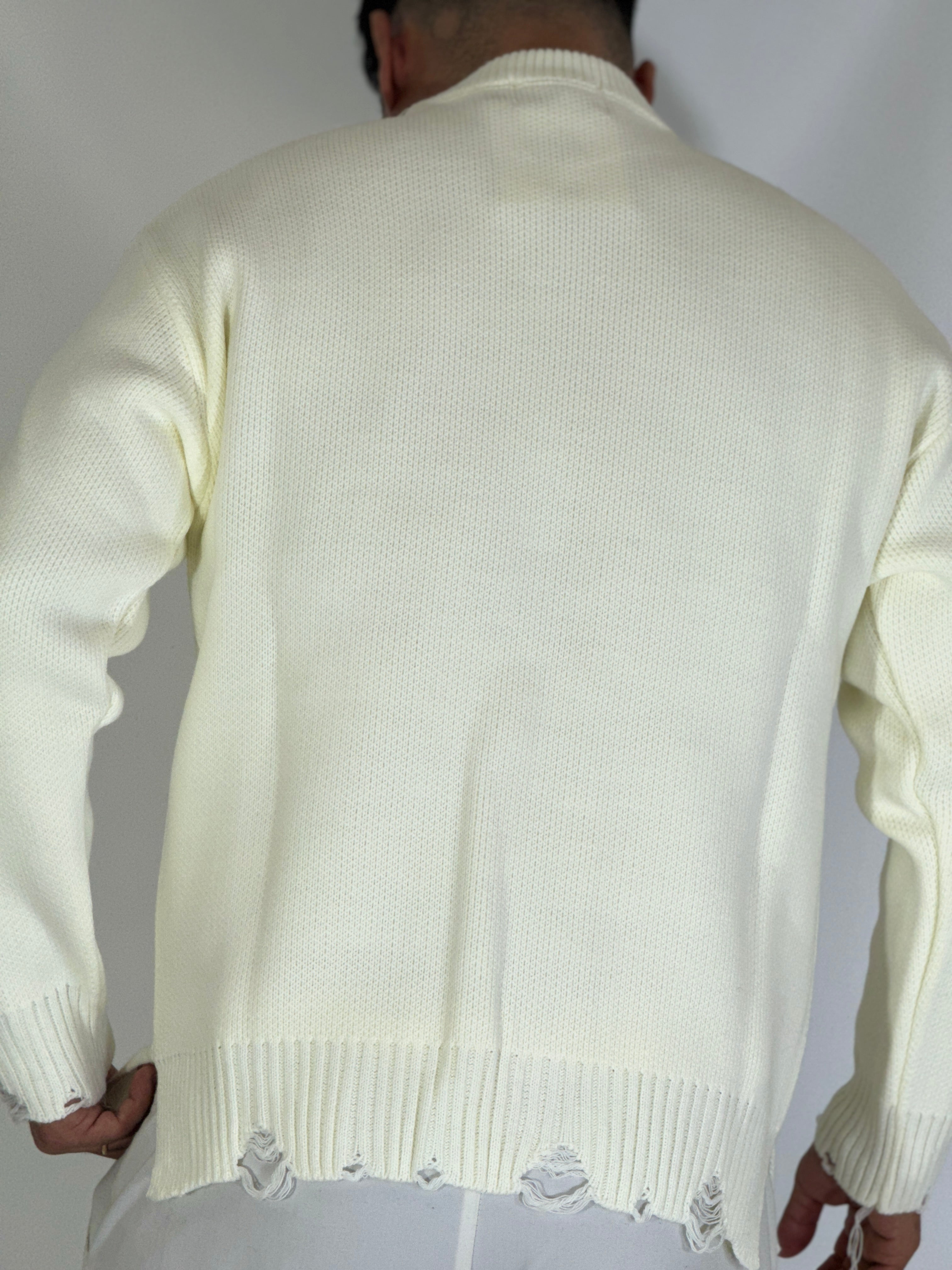 Maglione girocollo con spacco panna AD25035