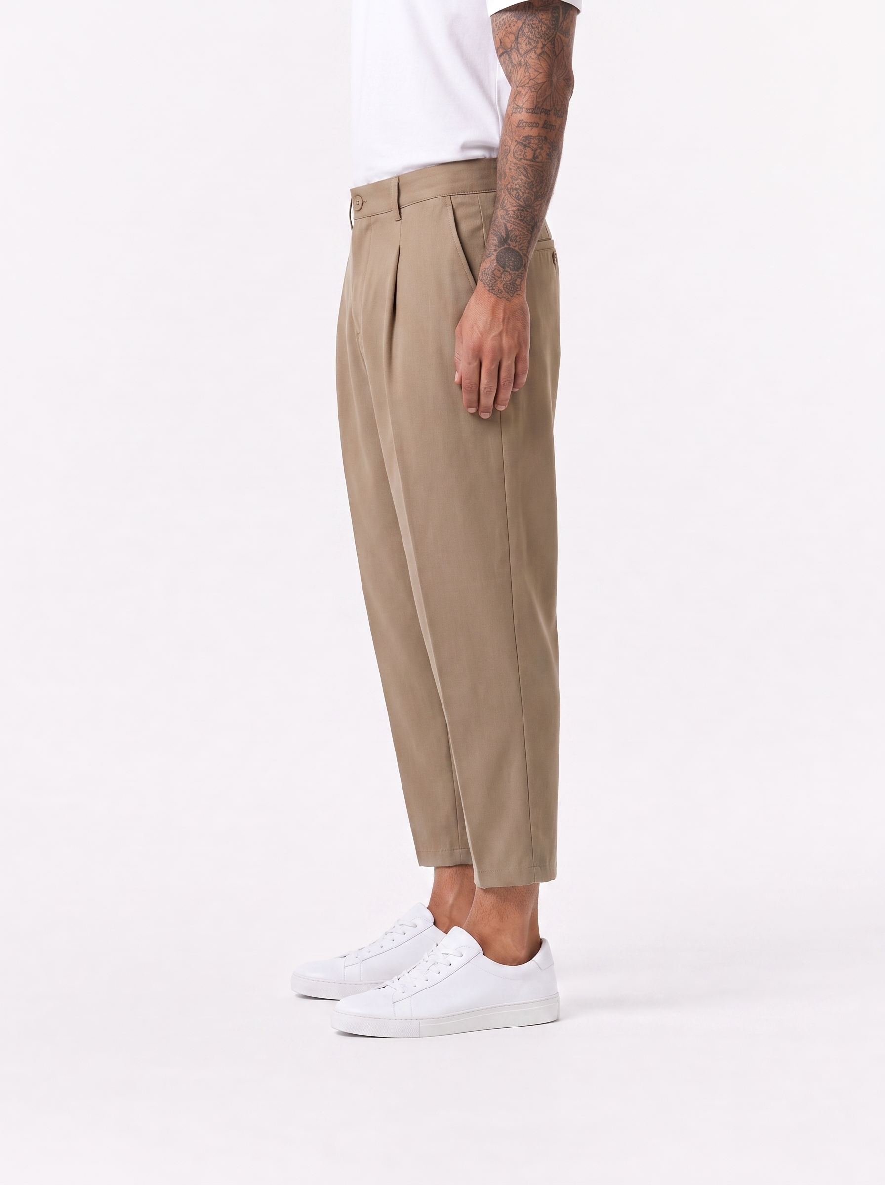 NOMAD AD45 Pantalone carrot con pince cammello