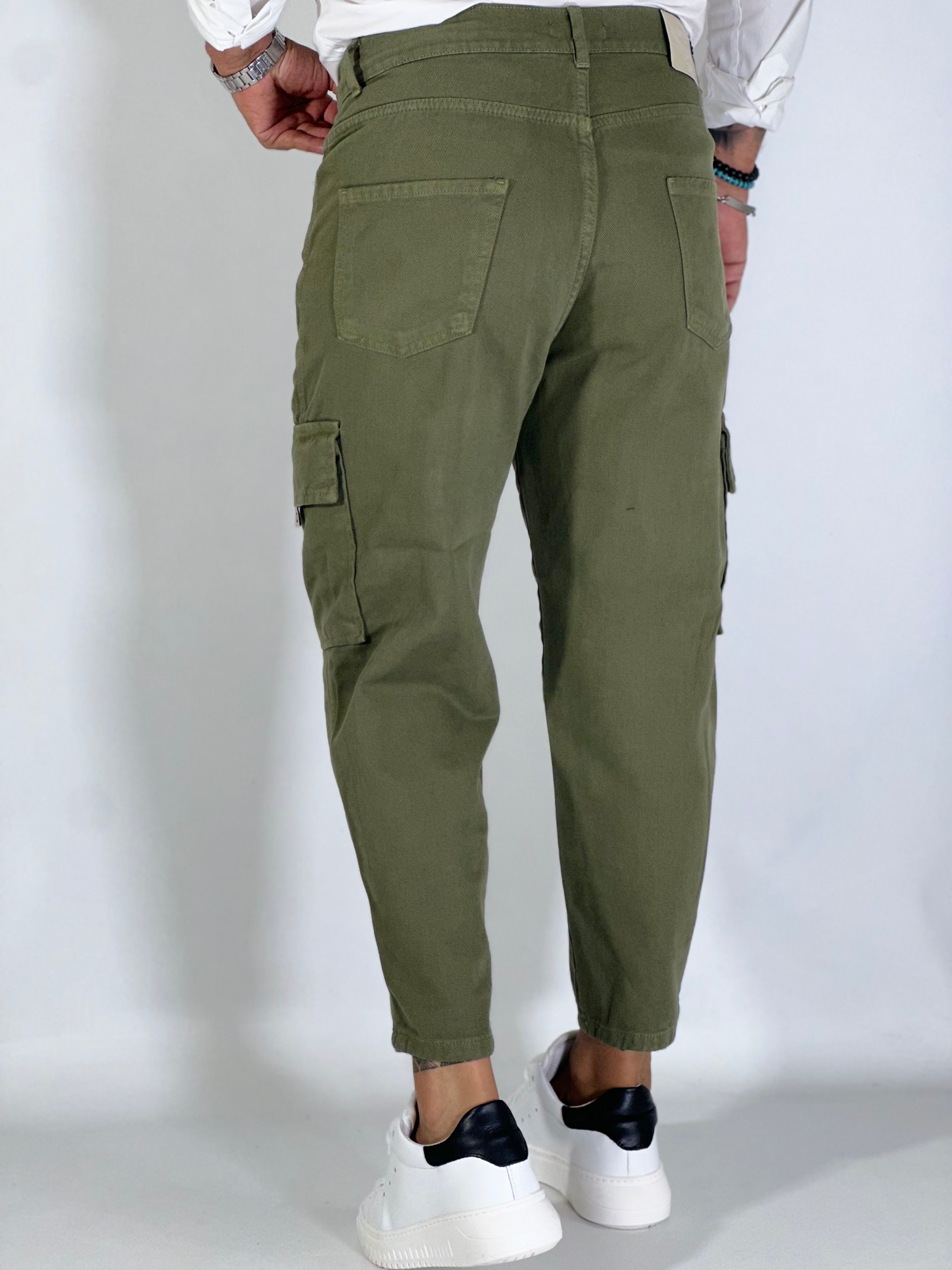 Pantalone loose fit cargo verde GA/1424