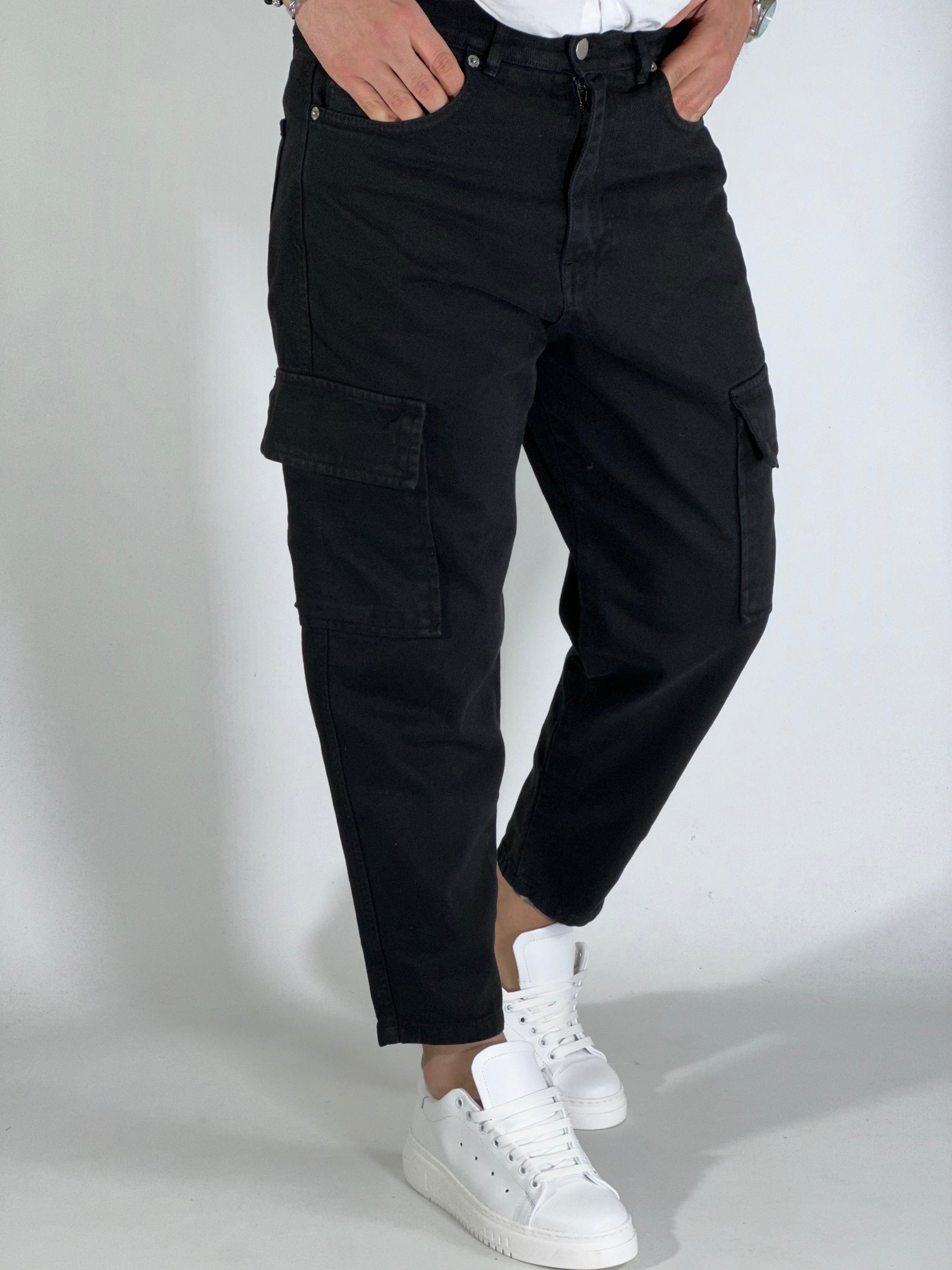 Pantalone loose fit cargo nero GA/0424