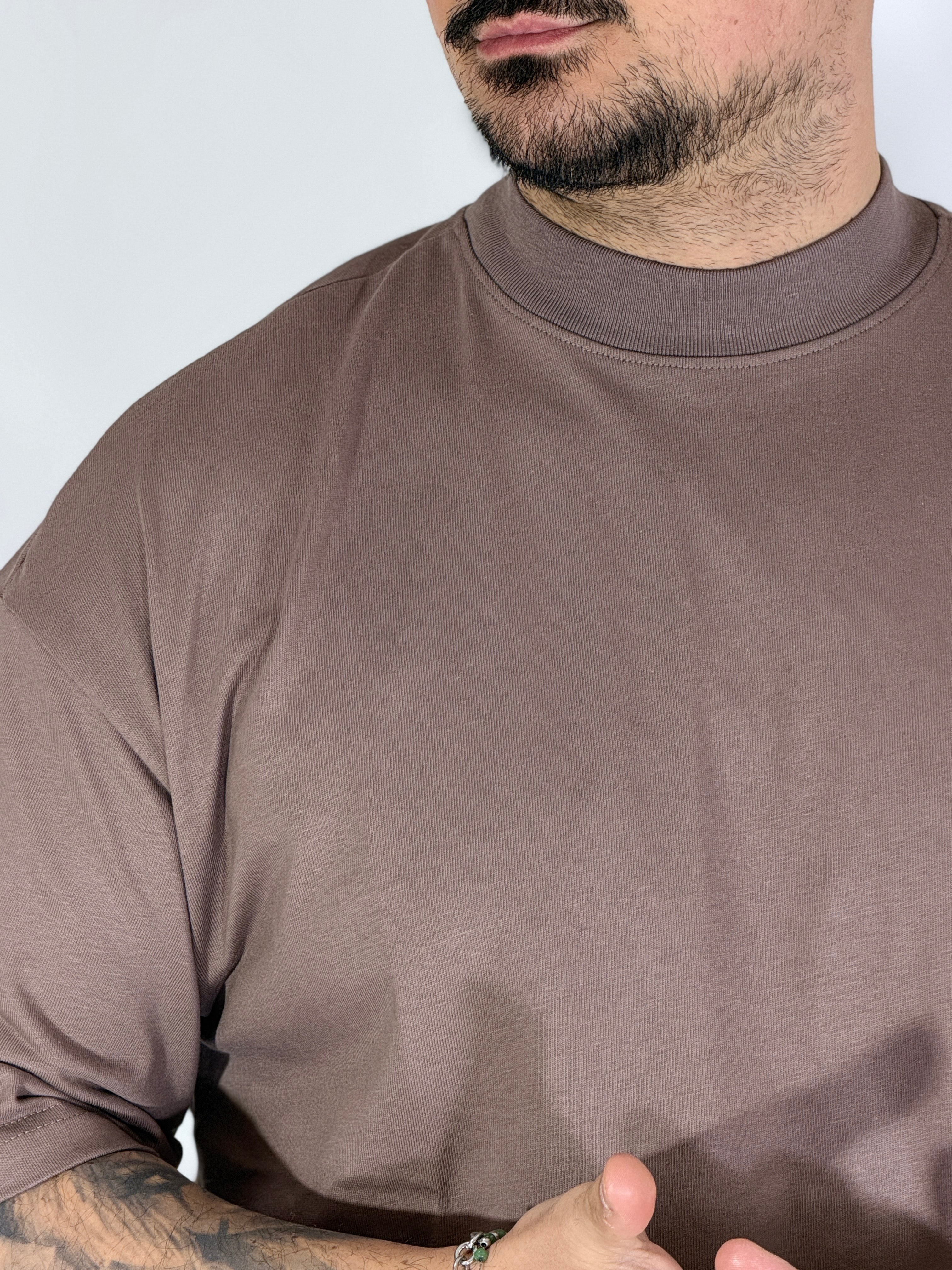 Louvre · t-shirt cropped tortora