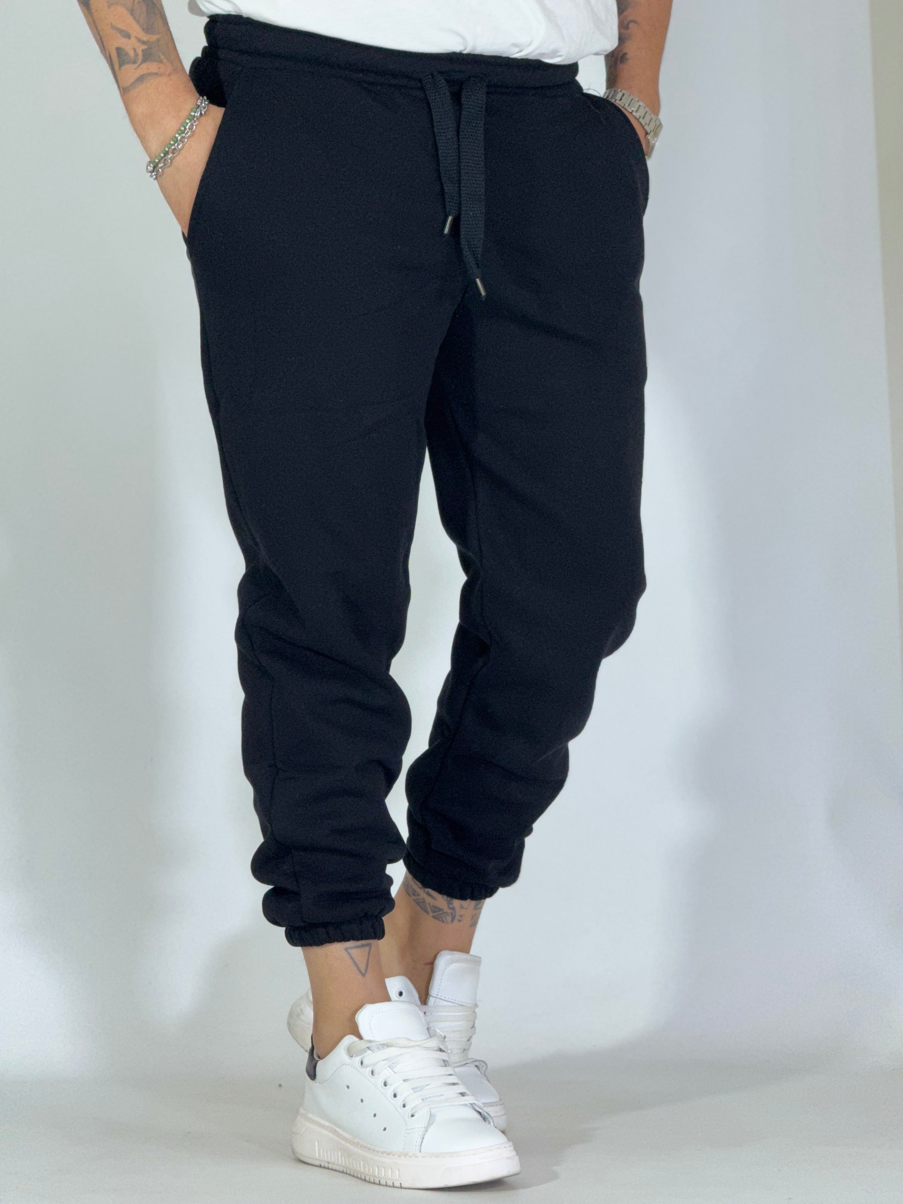 Pantalone tuta basic nero COST