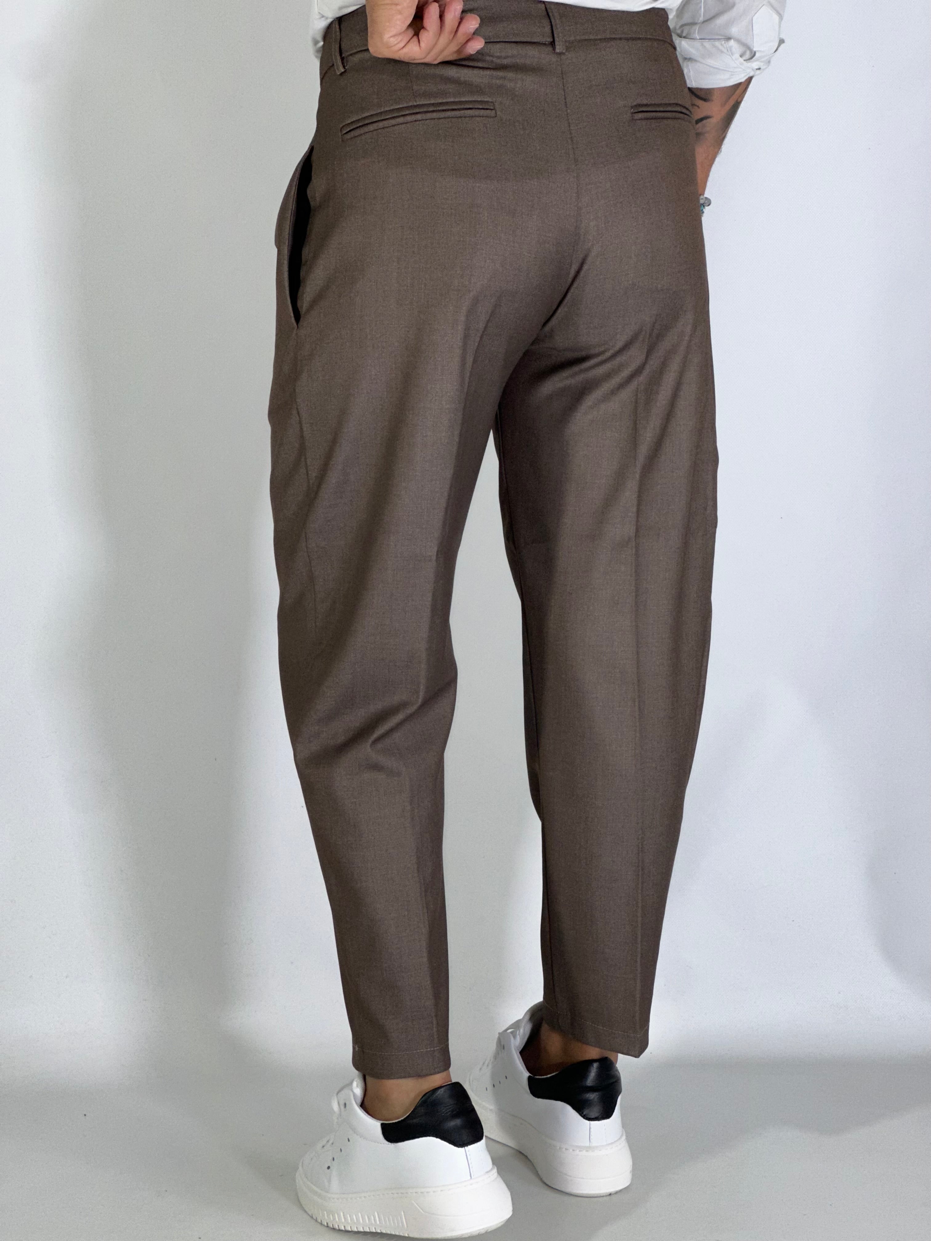 Pantalone elegante con pinces marrone GP2151