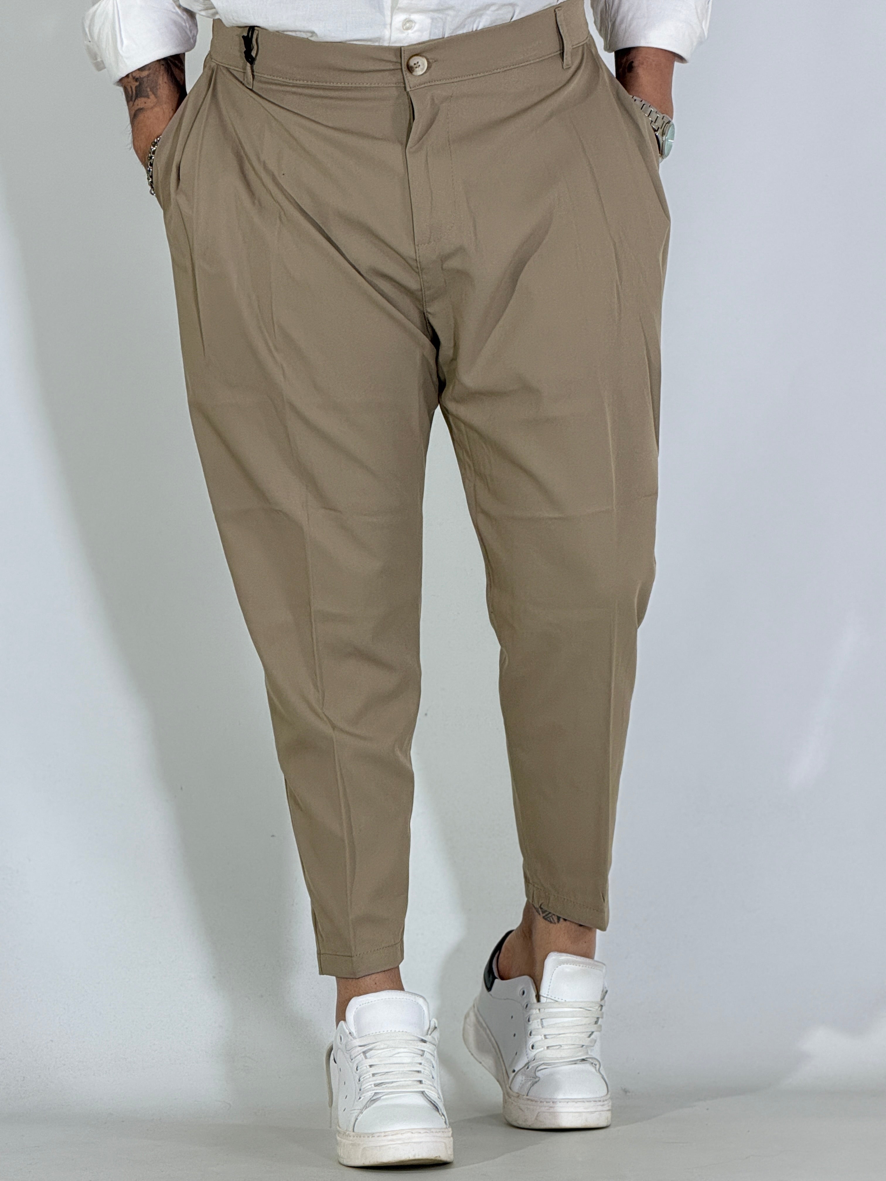 Nomad · Pantalone carrot con pince beige