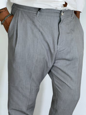 Nomad · Pantalone carrot con pince grigio chiaro