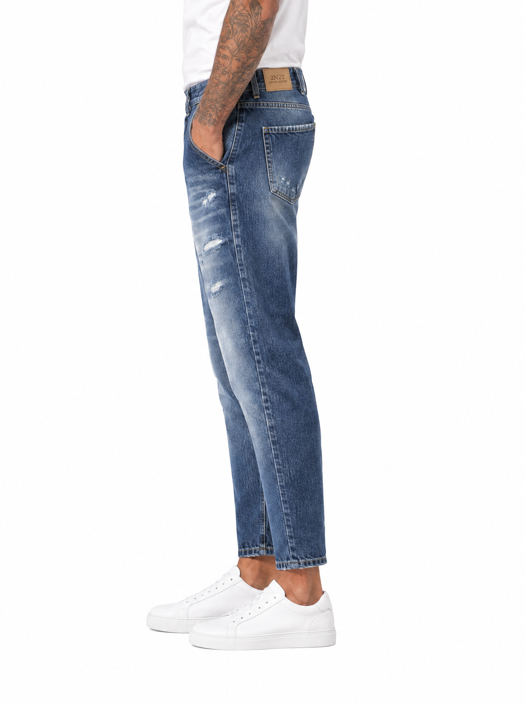 2N2T Jeans carrot fit intermedio con abrasioni