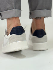Scarpa forata riporto blu DB81F