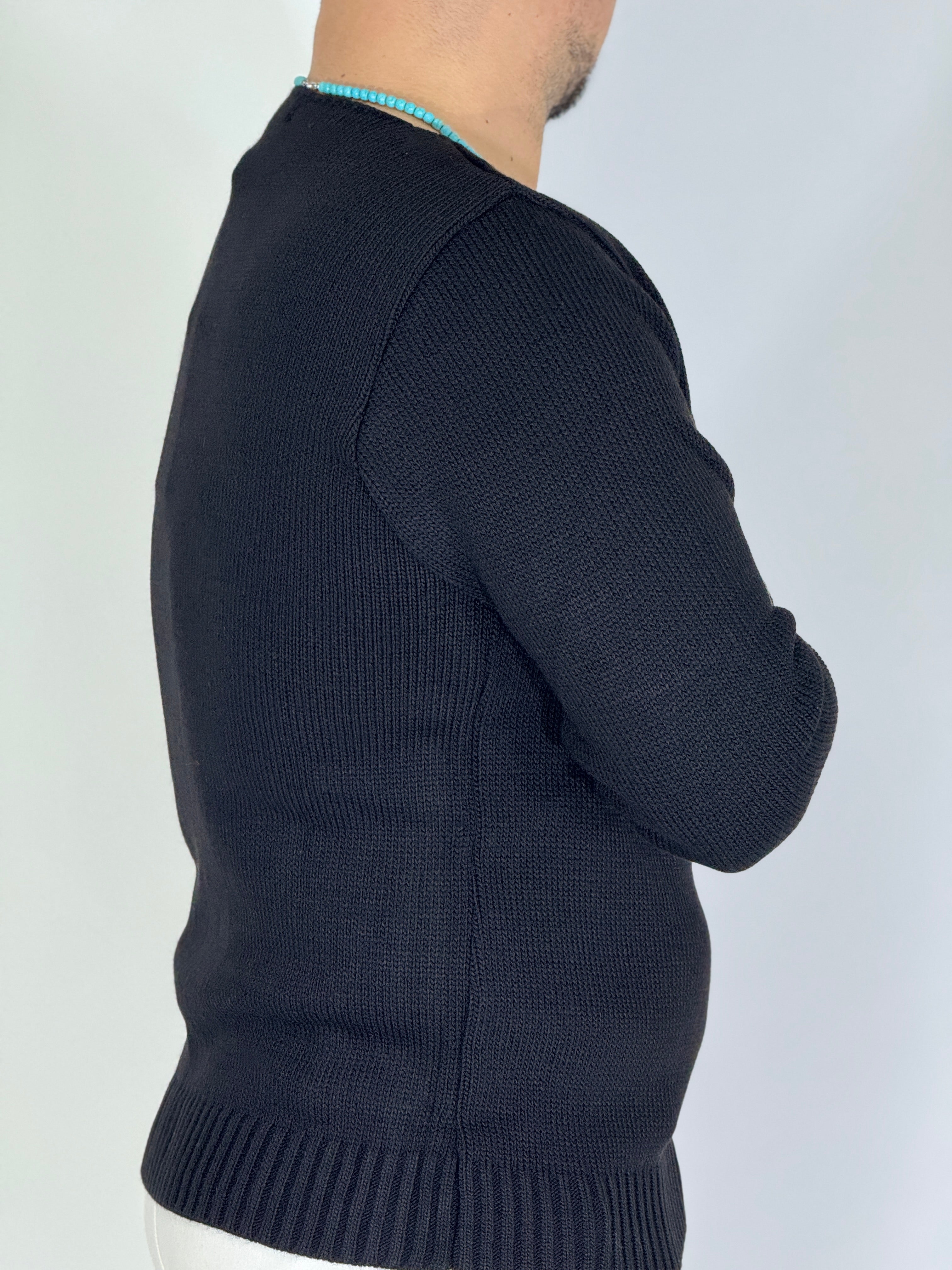 Maglia scollata nera YOKOHAMA