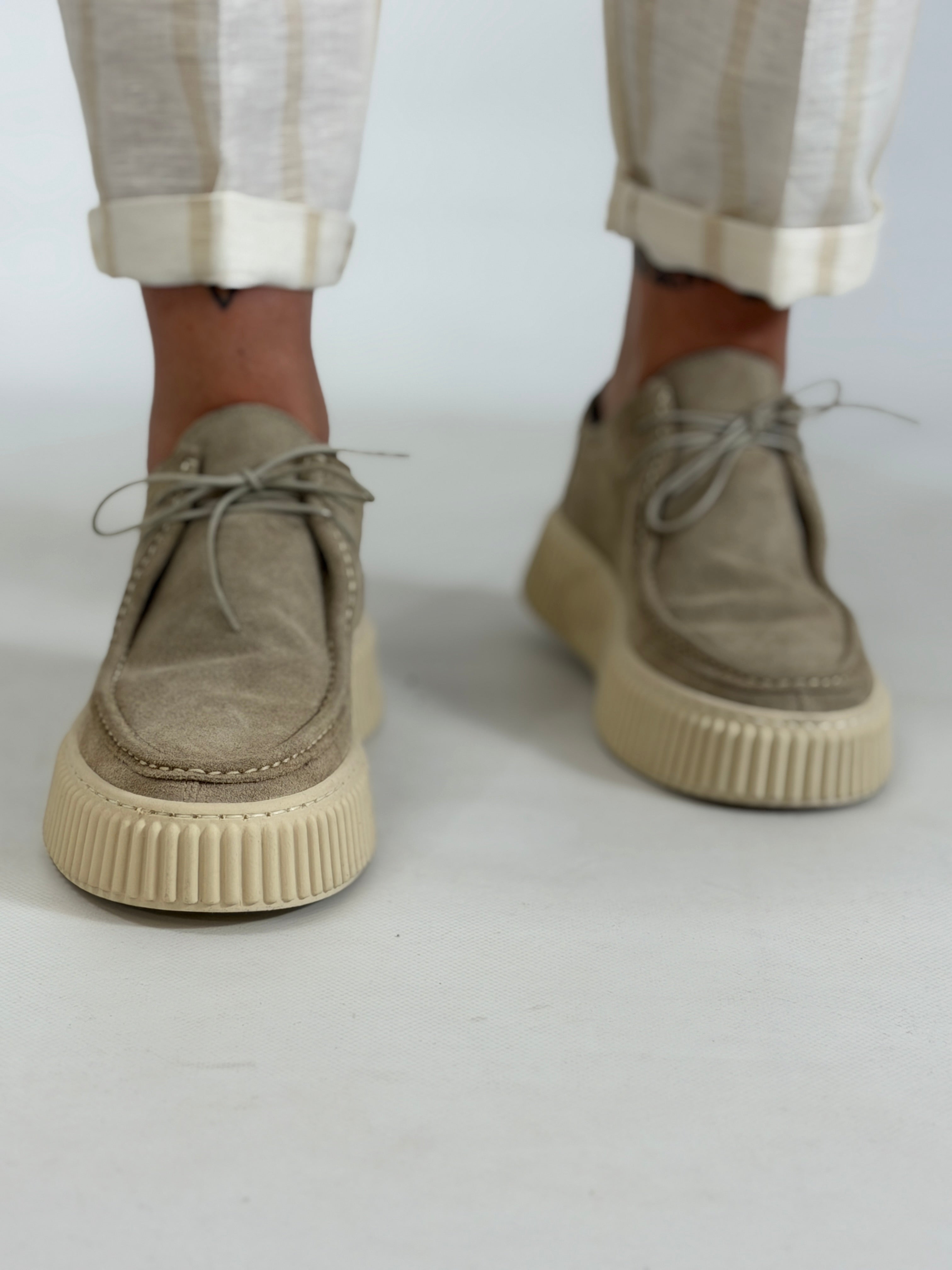 Scarpa mocassino fondo rigato beige VT73