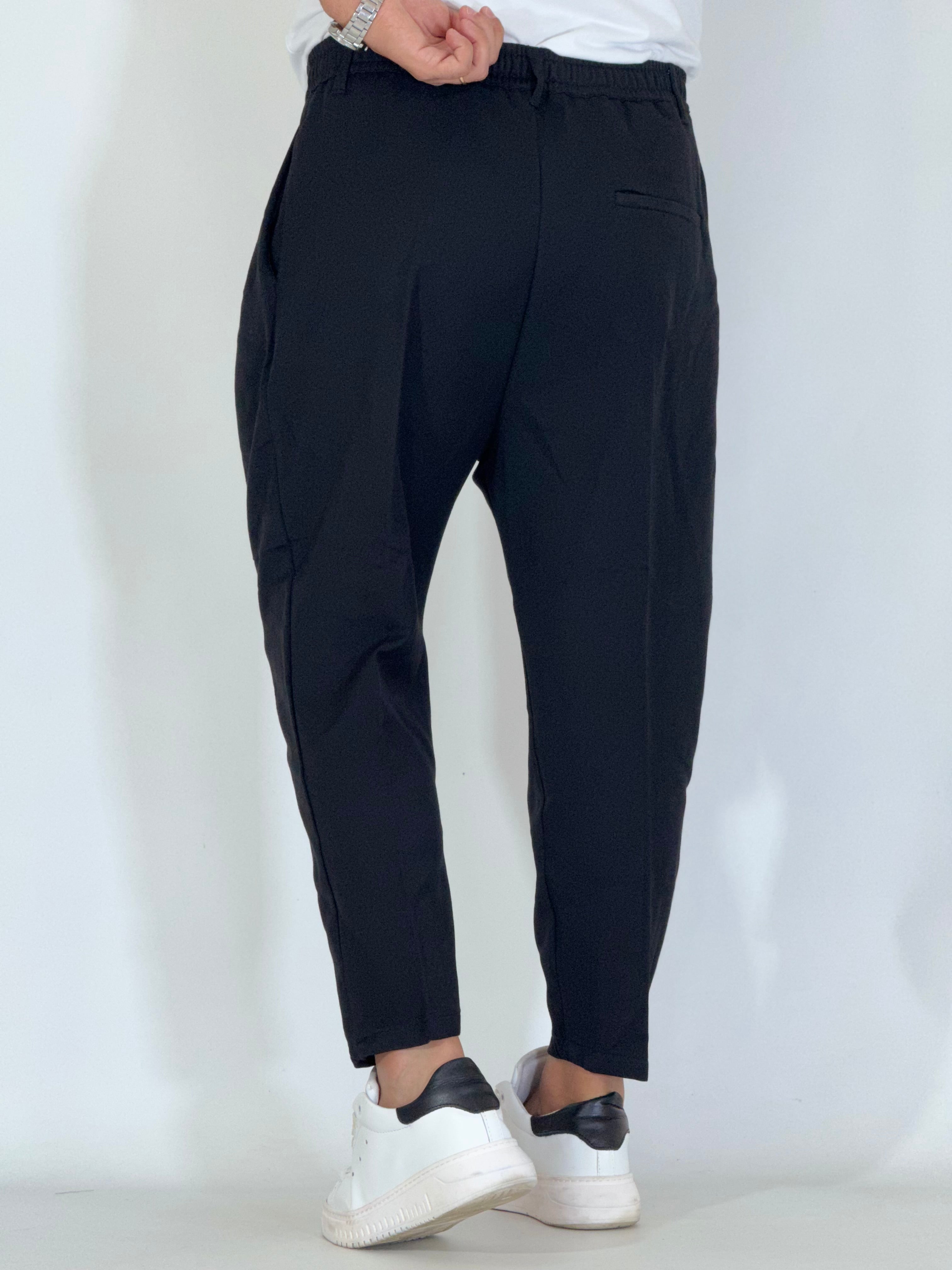 Nomad · Pantalone carrot con pince nero