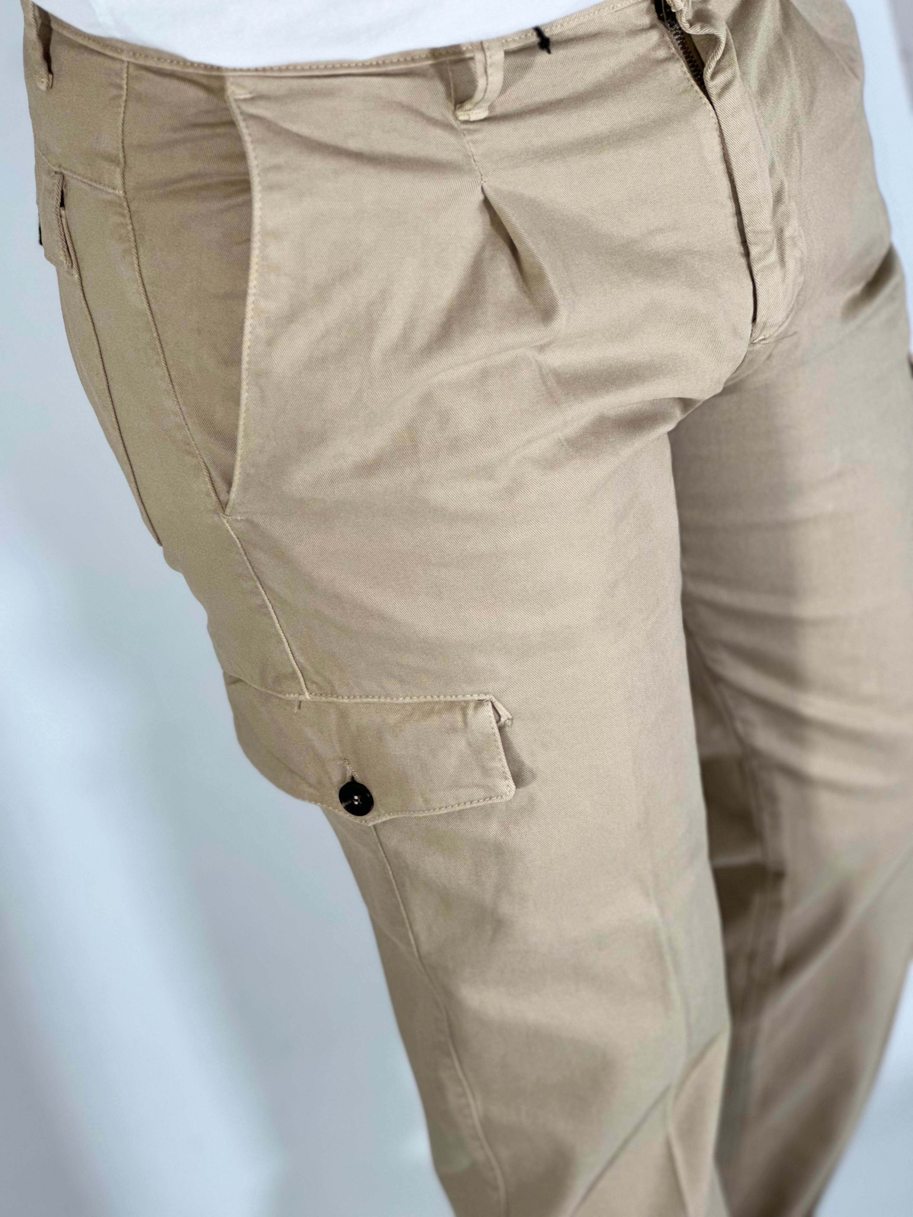 Pantalone slim fit cargo camel BSPL203