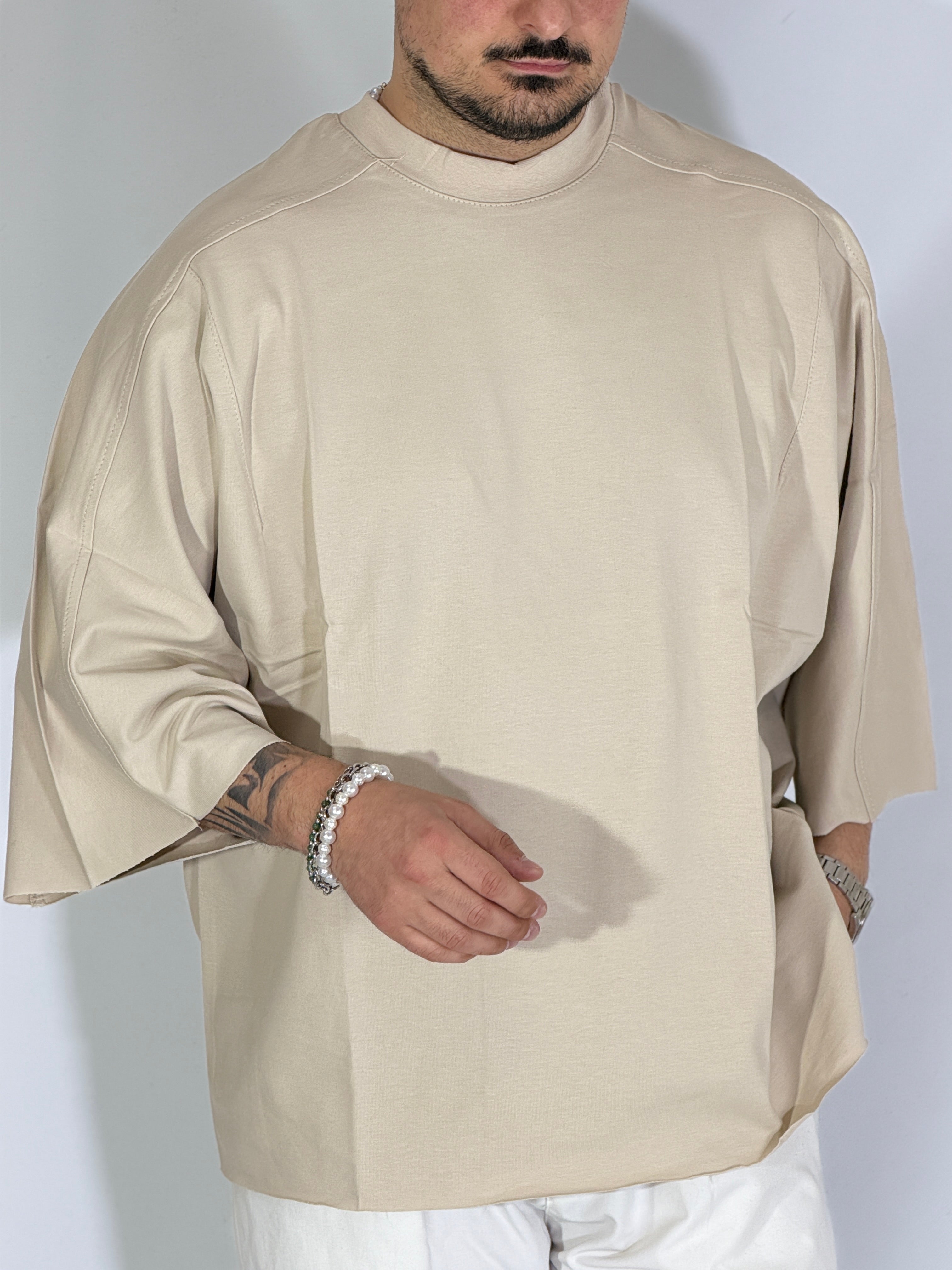 T-shirt over taglio vivo beige HM834