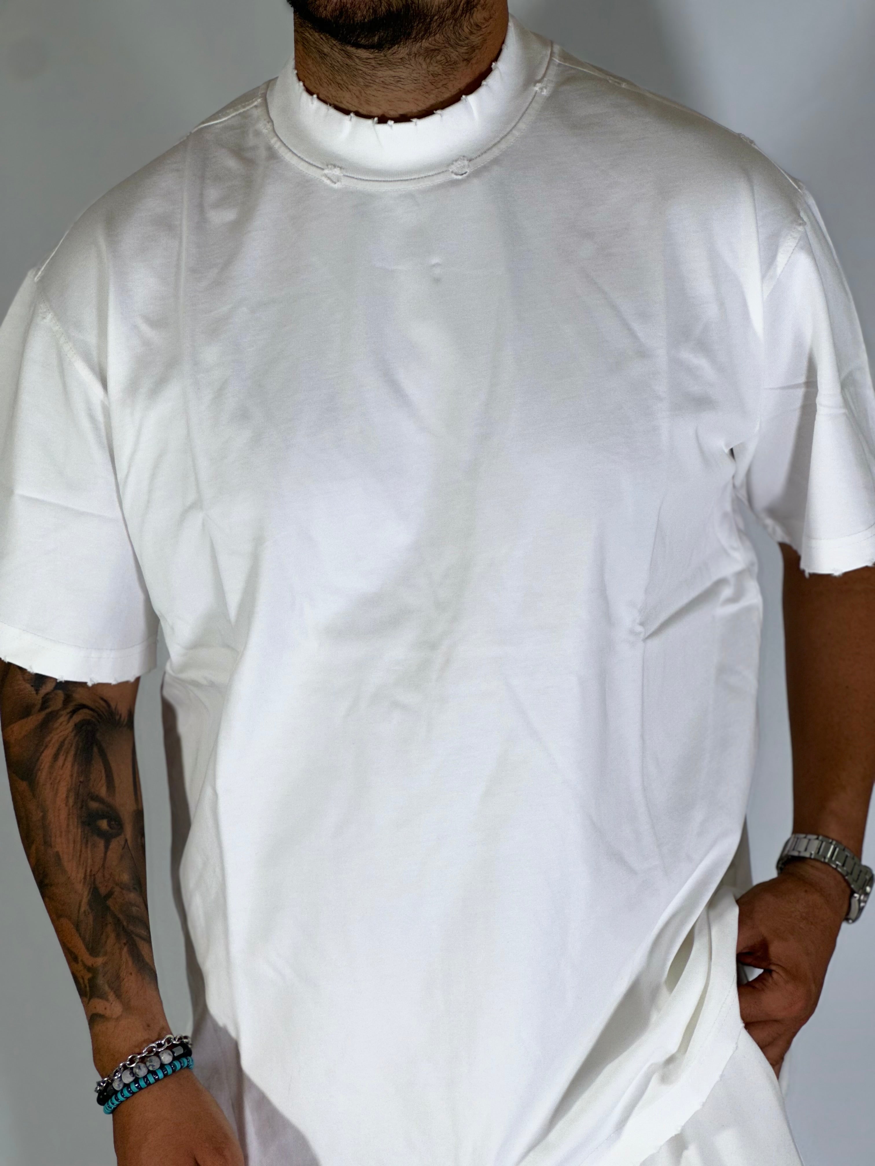 T-Shirt mezzolupo over white L815000