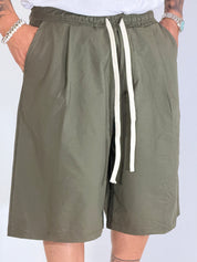 Bermudone con pinces verde REGO10