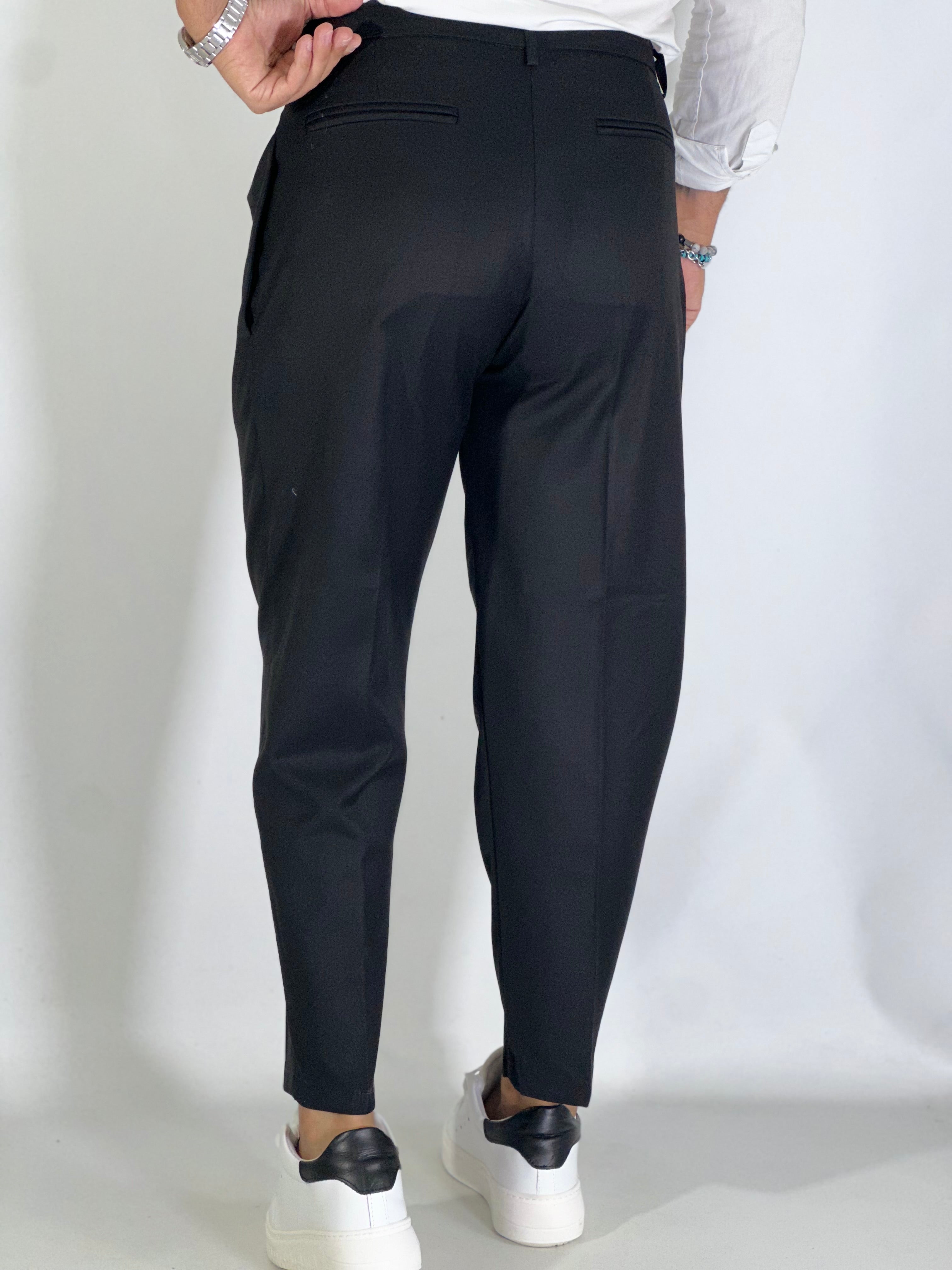 Pantalone elegante con pinces nero GP2151