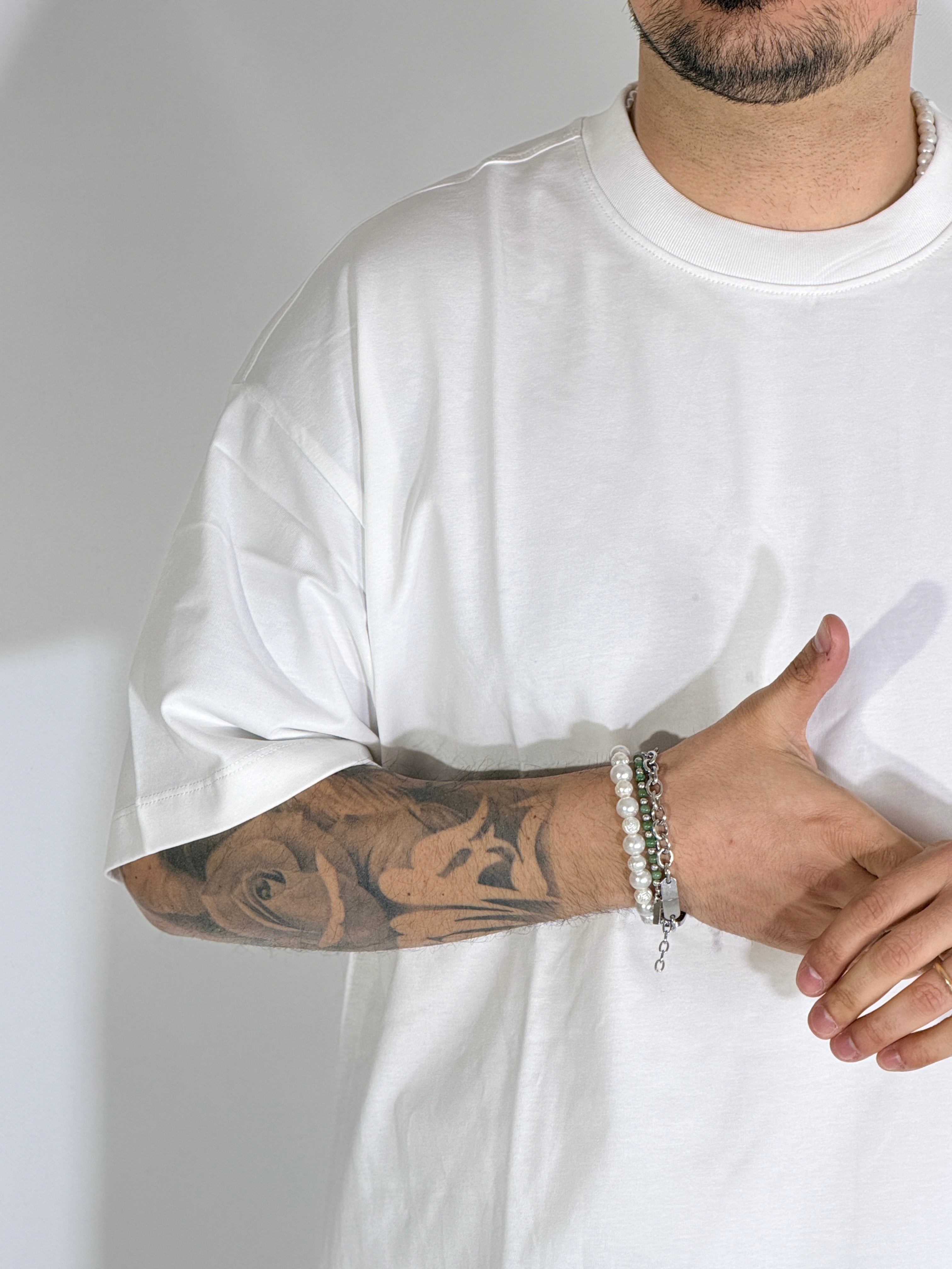 T-Shirt over basic white L814901