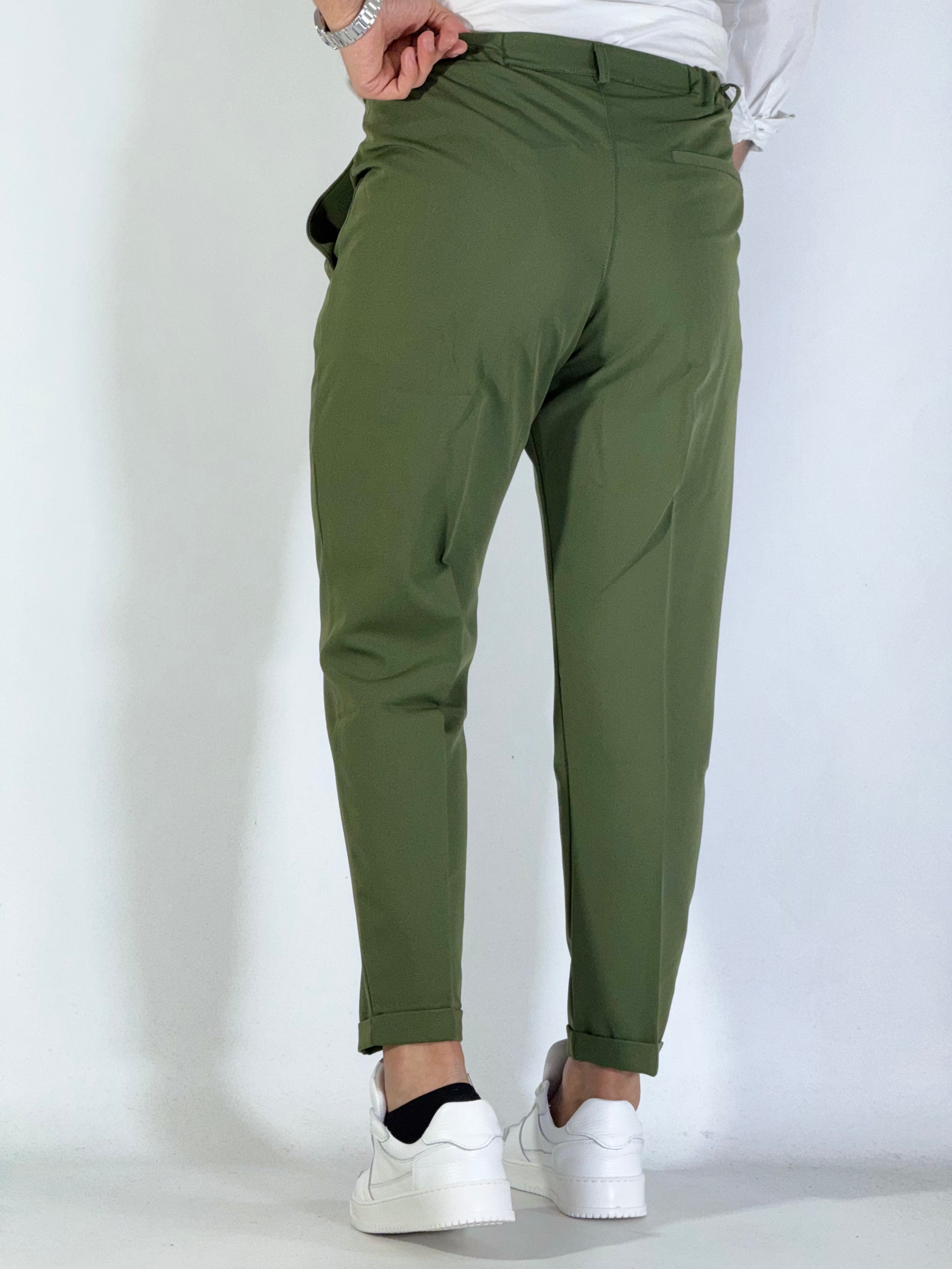 Pantalone elegante verde UM486