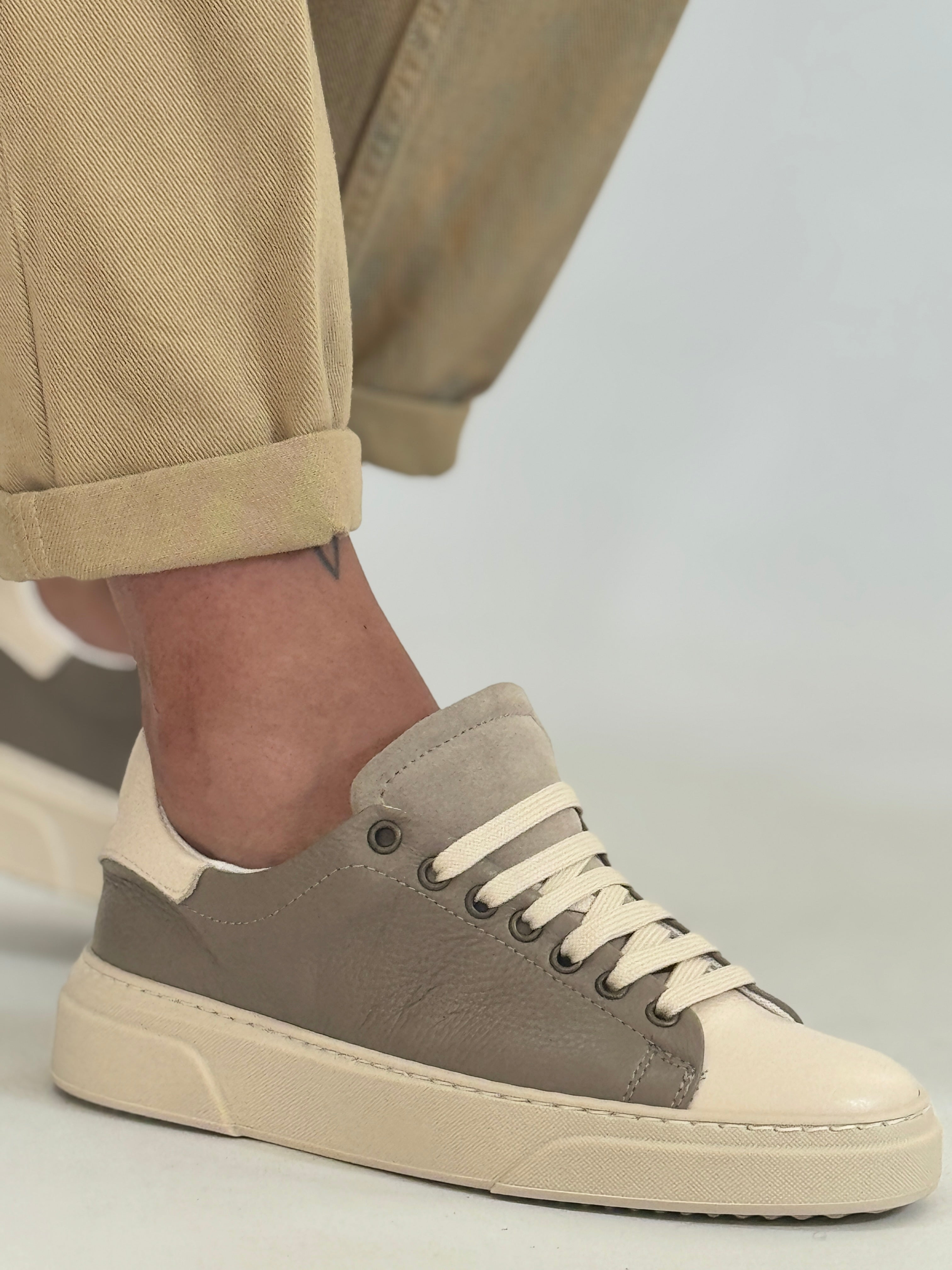 Scarpa bottolata taupe/beige AZ52