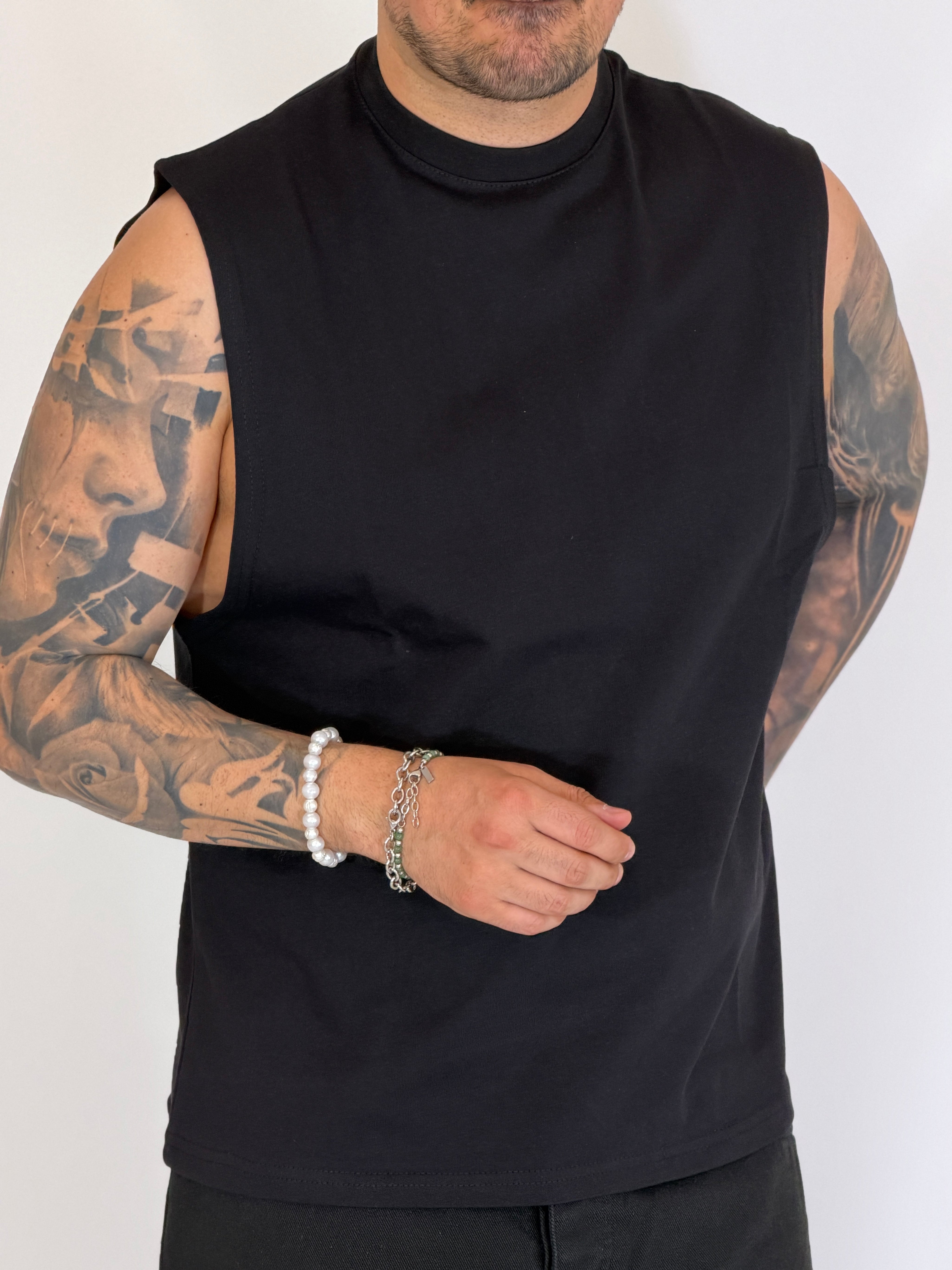 Canotta smanicata nera UM966
