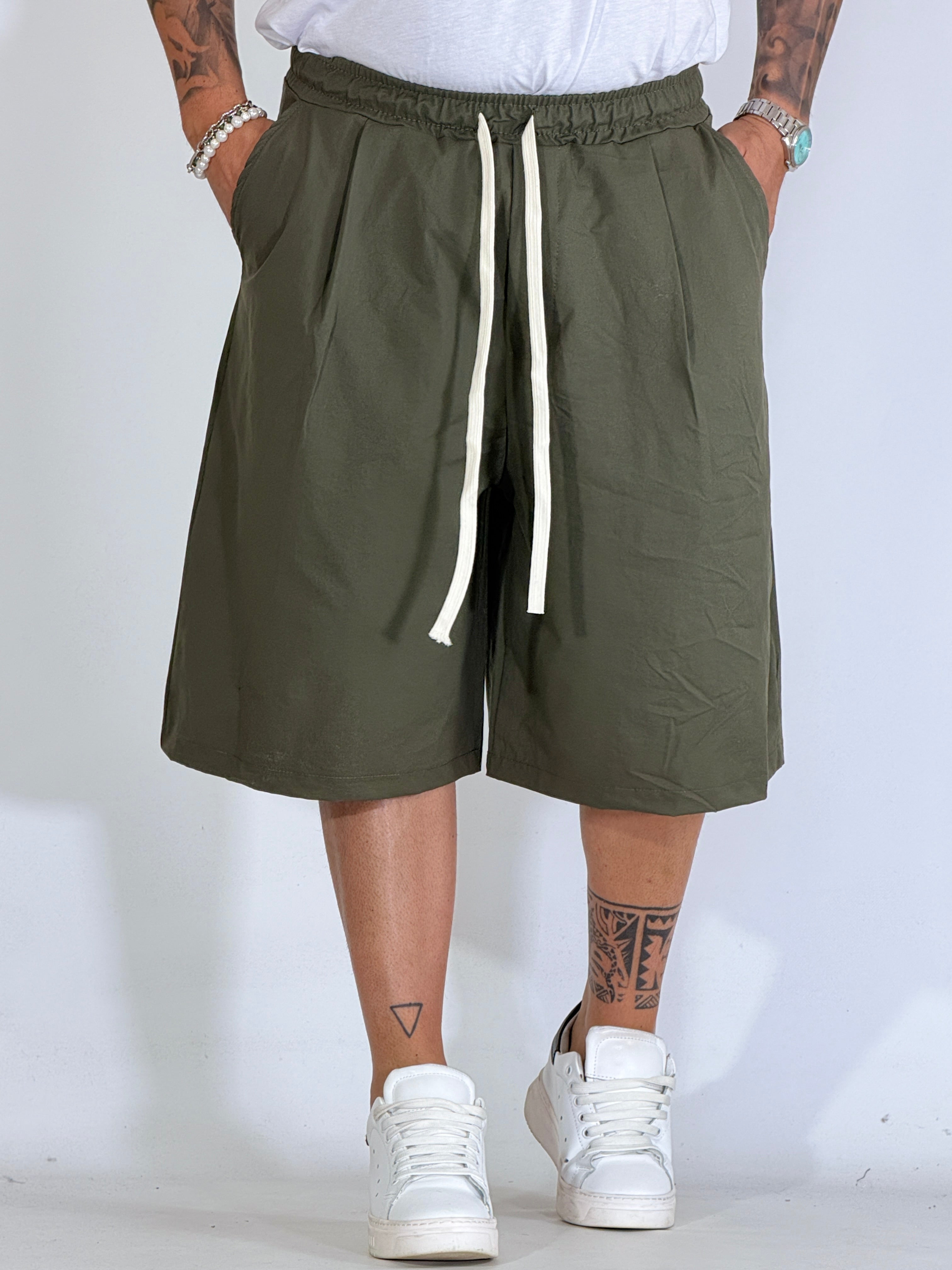 Bermudone con pinces verde REGO10