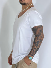 T-shirt scollata bianca UM579
