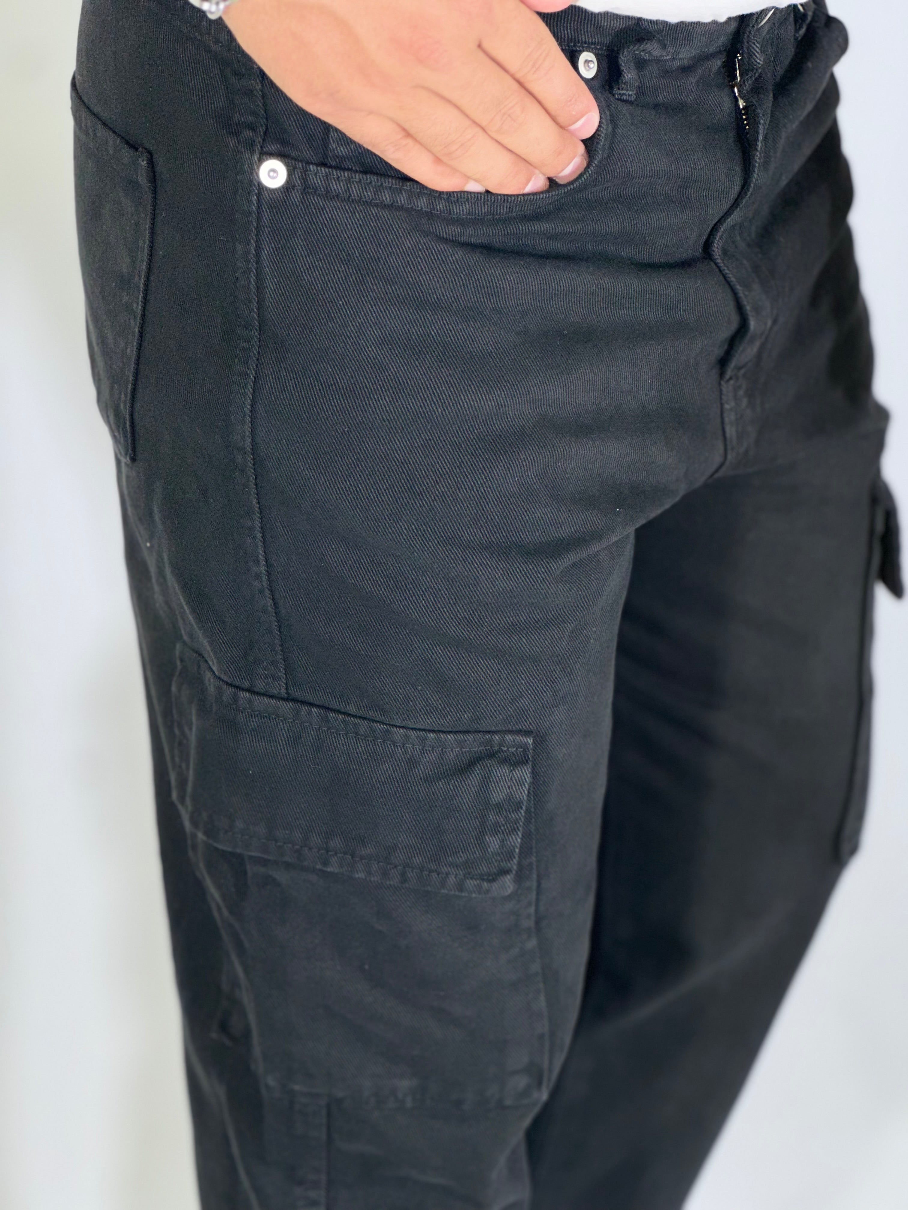 Pantalone loose fit cargo nero HARLEM