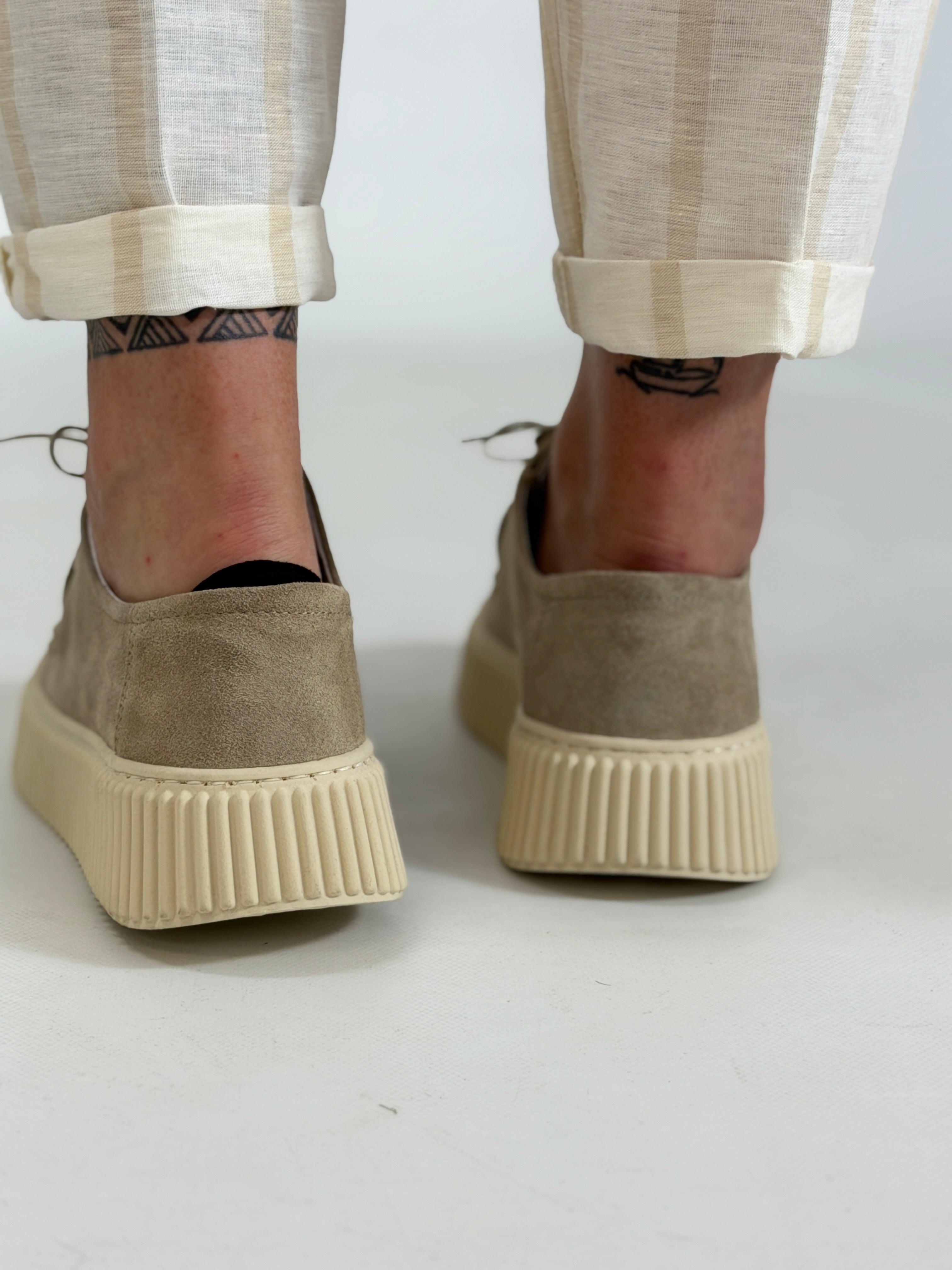 Scarpa mocassino fondo rigato beige VT73
