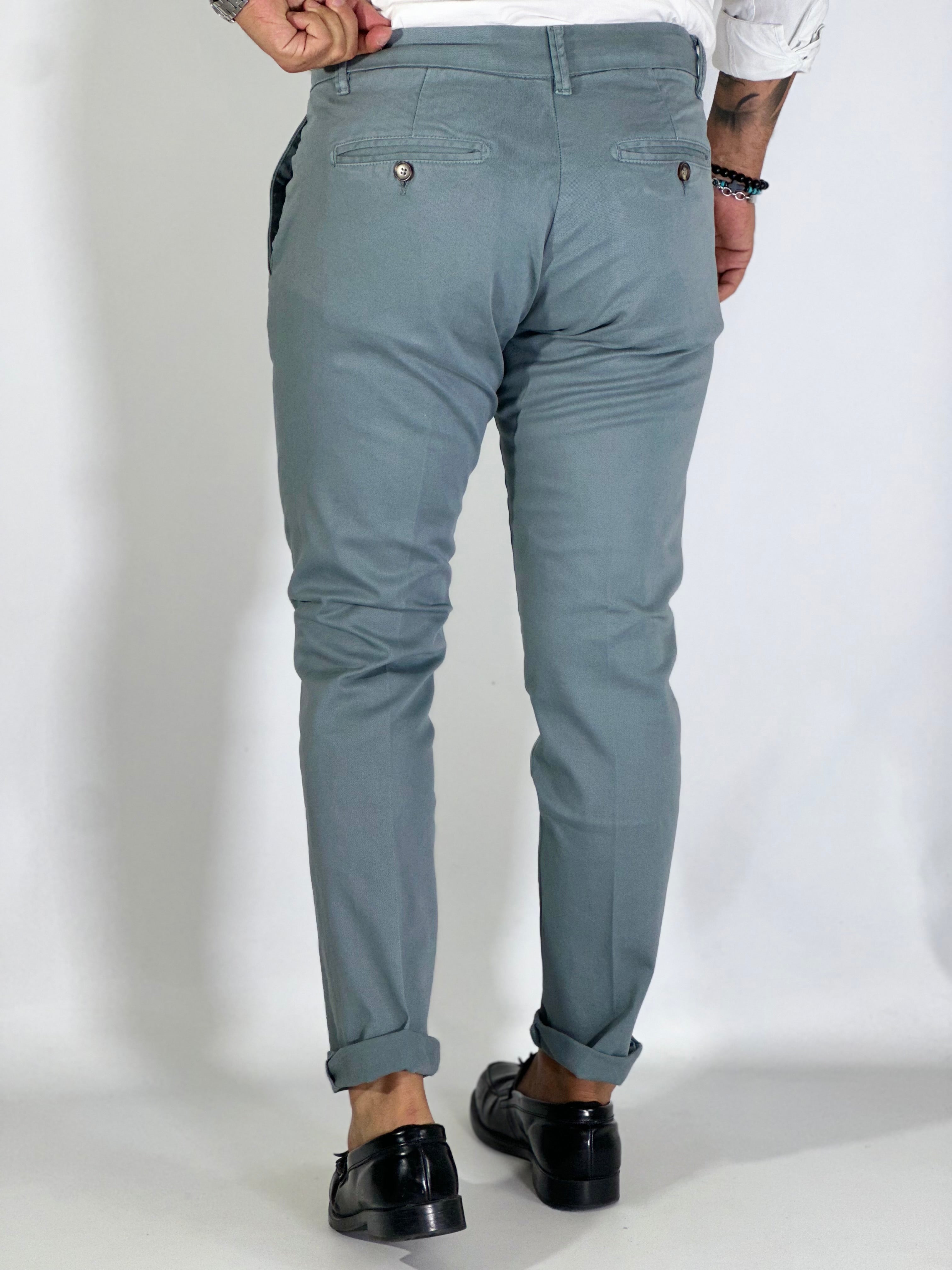 Pantalone slim capri fit grigio medio GPE400