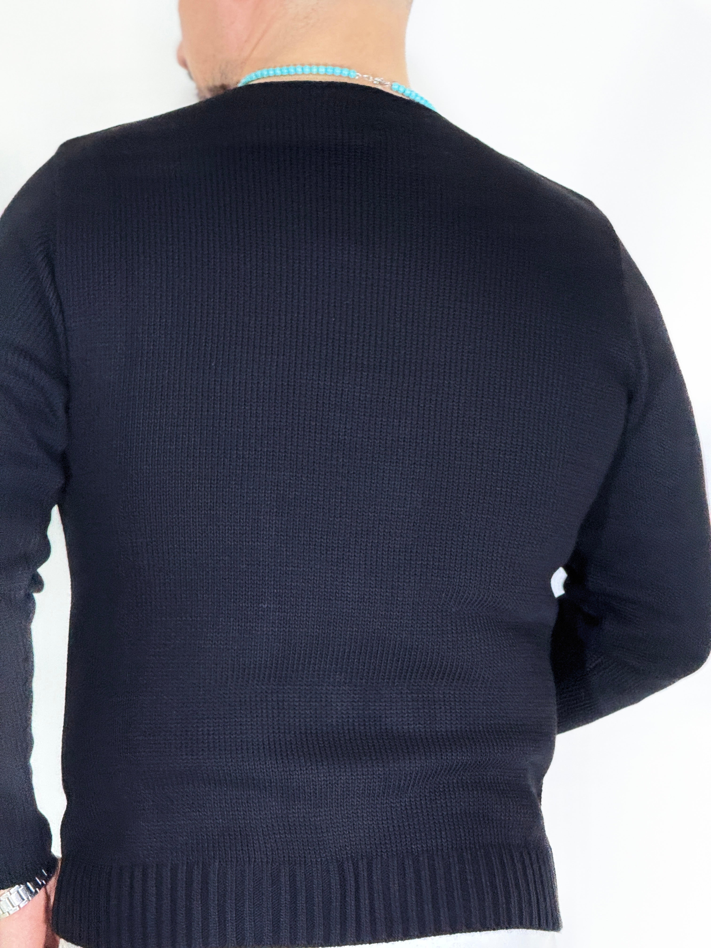 Maglia scollata nera YOKOHAMA