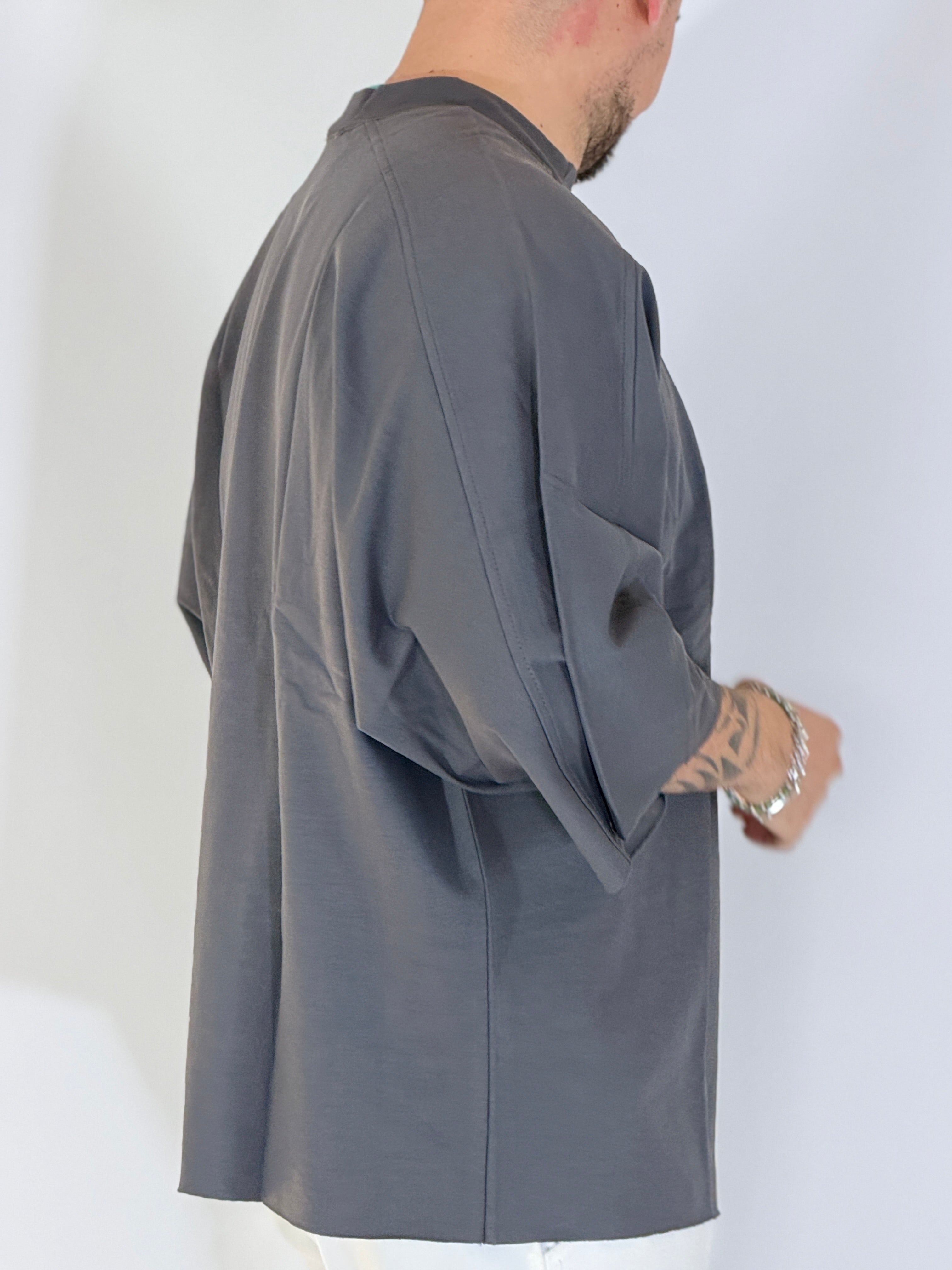 T-shirt over taglio vivo grigia HM834