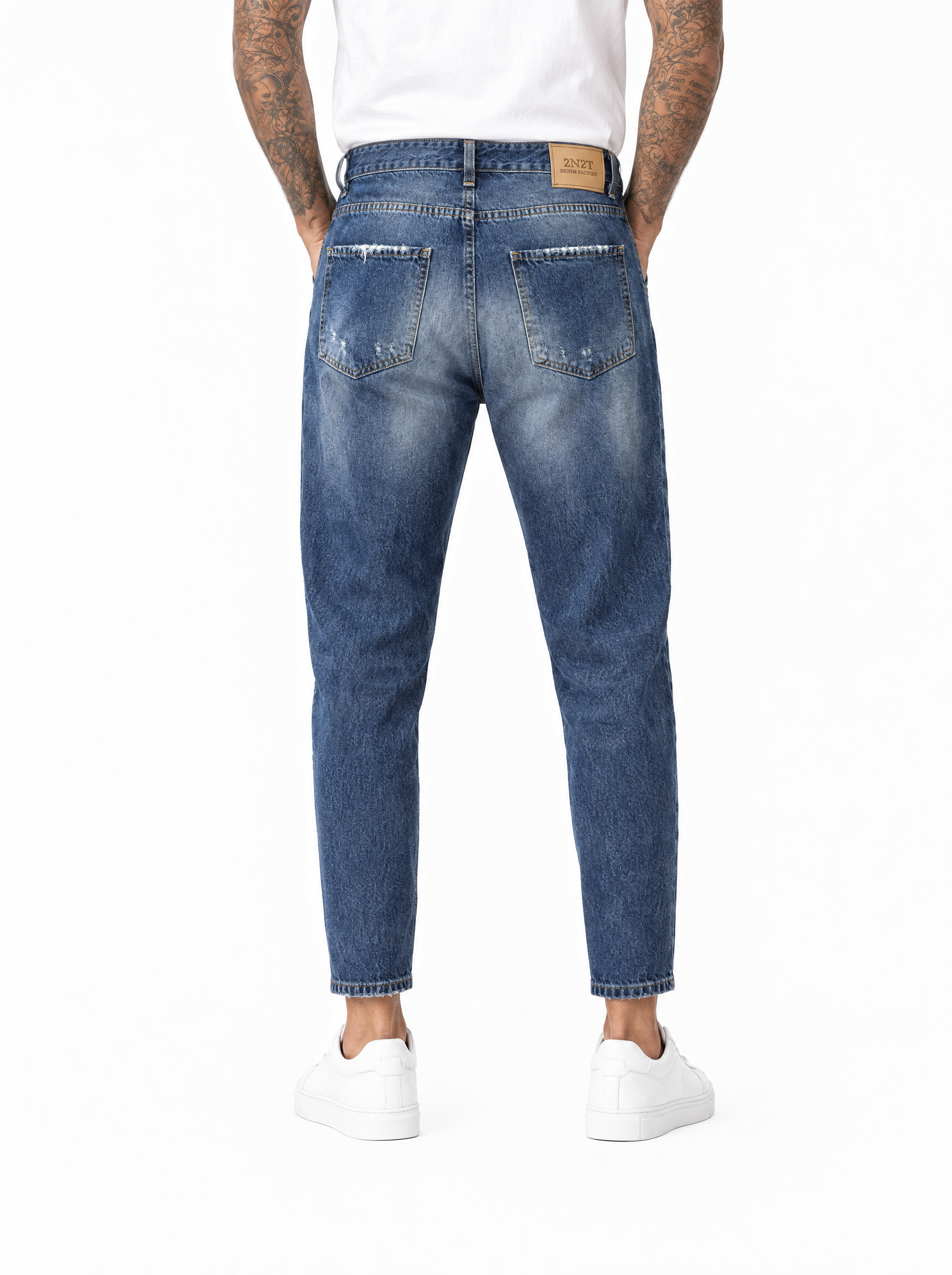 2N2T Jeans carrot fit intermedio con abrasioni