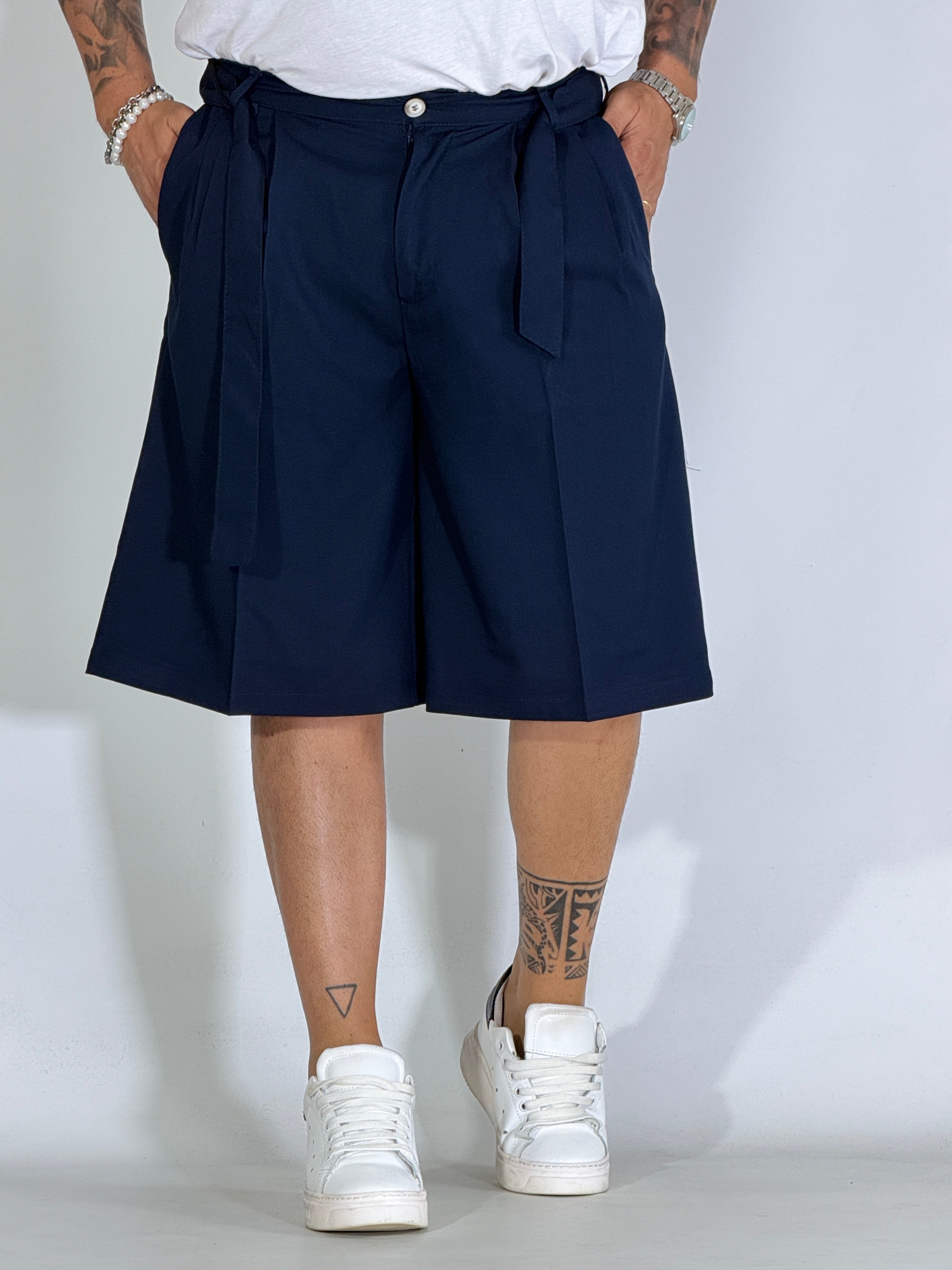 Bermudone con cintura blu GI202506