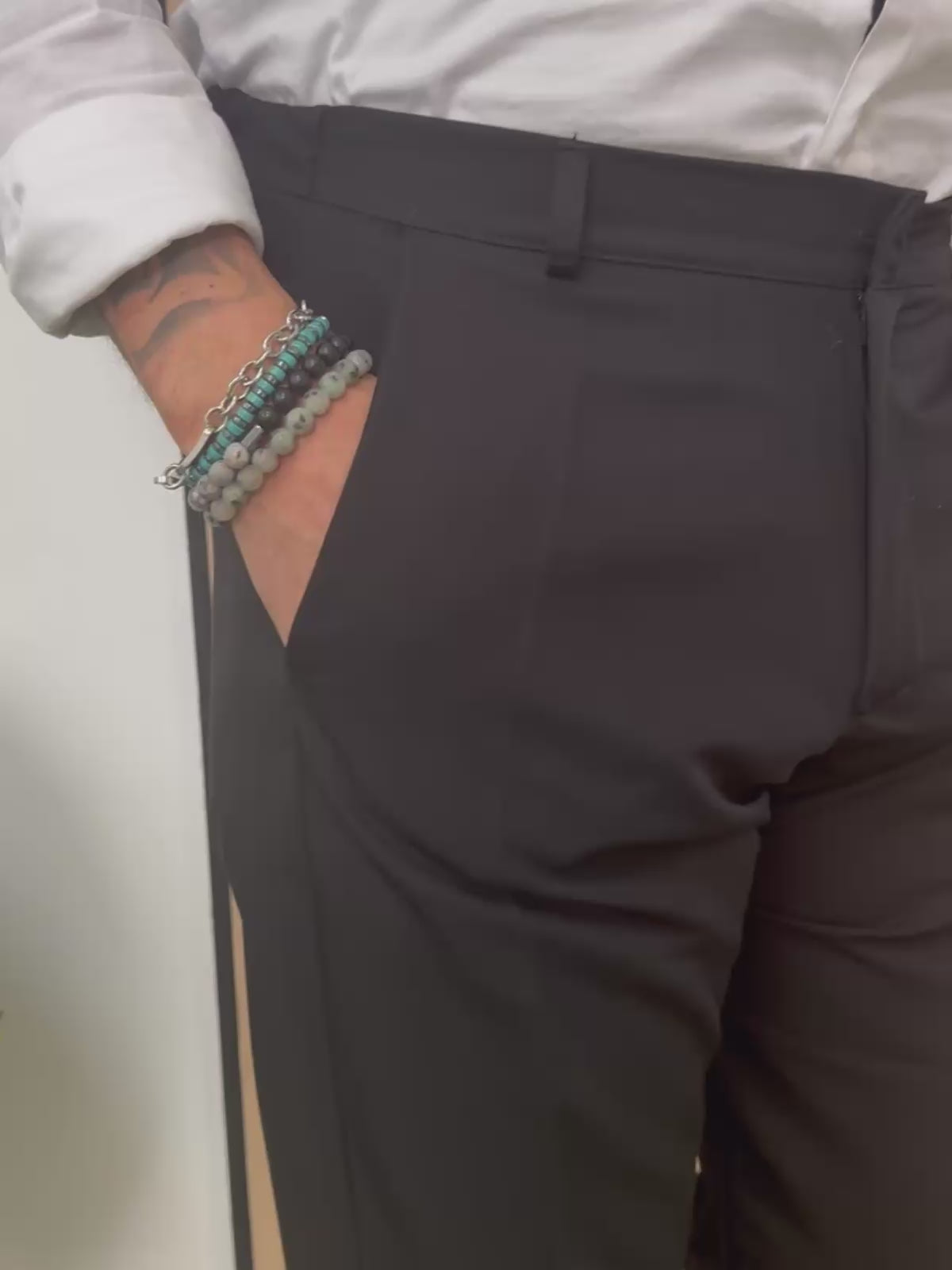 Pantalone nero UM848 bottone a scomparsa